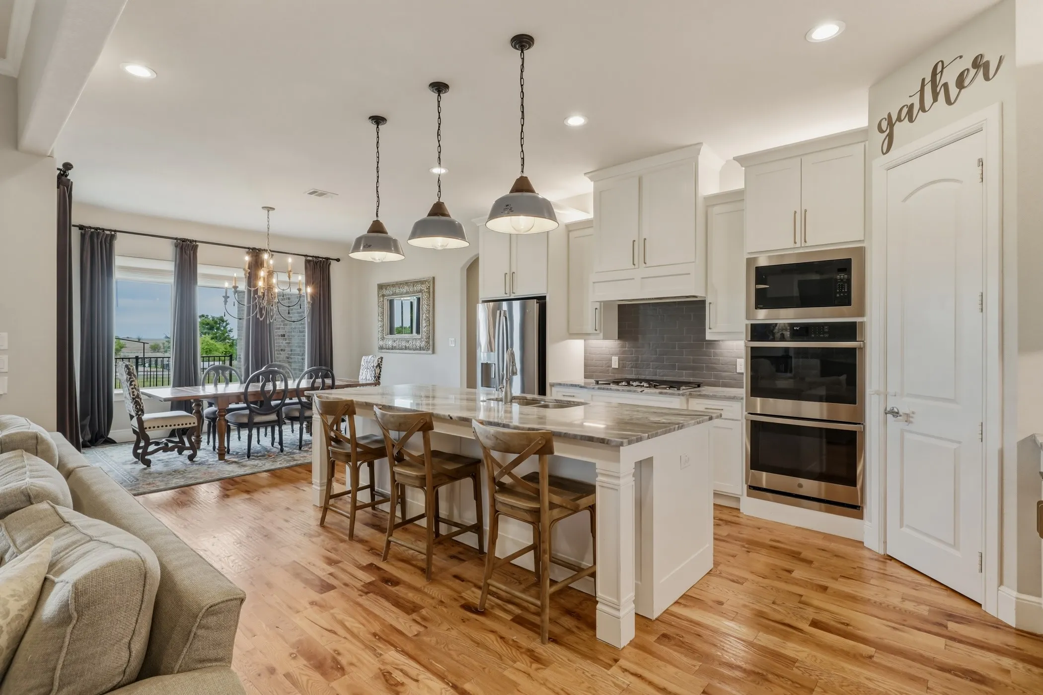 Single Family Residence For Sale in Parker County , 108 Bearclaw Circle, Aledo, Texas 76008, 5 Bedroom, 3 Bathroom, 3 Garage spaces, 3,405 Sqft, built in 2018, Preowned, mls#21231708, Real Estate Agent in Aledo, Homes For Sale in Parker county, Homes For Sale in Aledo, Realtor in Aledo Texas, Real Estate Brokerage Independent Realty Texas, Luminita Cordes Realtor