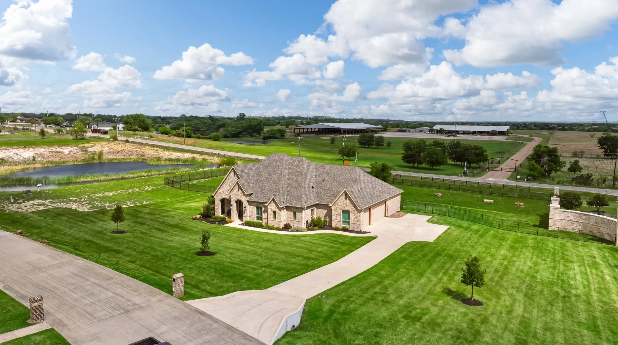 Single Family Residence For Sale in Parker County , 108 Bearclaw Circle, Aledo, Texas 76008, 5 Bedroom, 3 Bathroom, 3 Garage spaces, 3,405 Sqft, built in 2018, Preowned, mls#21231708, Real Estate Agent in Aledo, Homes For Sale in Parker county, Homes For Sale in Aledo, Realtor in Aledo Texas, Real Estate Brokerage Independent Realty Texas, Luminita Cordes Realtor