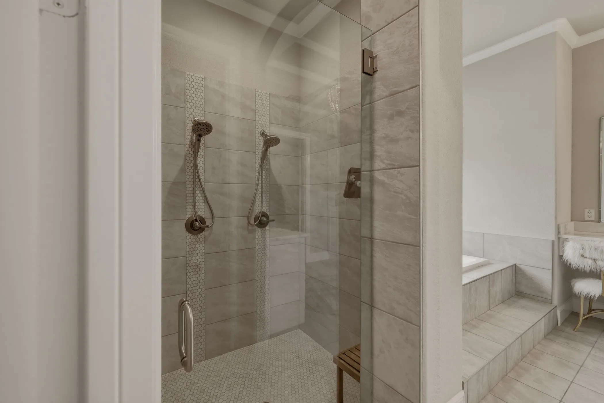Single Family Residence For Sale in Parker County , 108 Bearclaw Circle, Aledo, Texas 76008, 5 Bedroom, 3 Bathroom, 3 Garage spaces, 3,405 Sqft, built in 2018, Preowned, mls#21231708, Real Estate Agent in Aledo, Homes For Sale in Parker county, Homes For Sale in Aledo, Realtor in Aledo Texas, Real Estate Brokerage Independent Realty Texas, Luminita Cordes Realtor