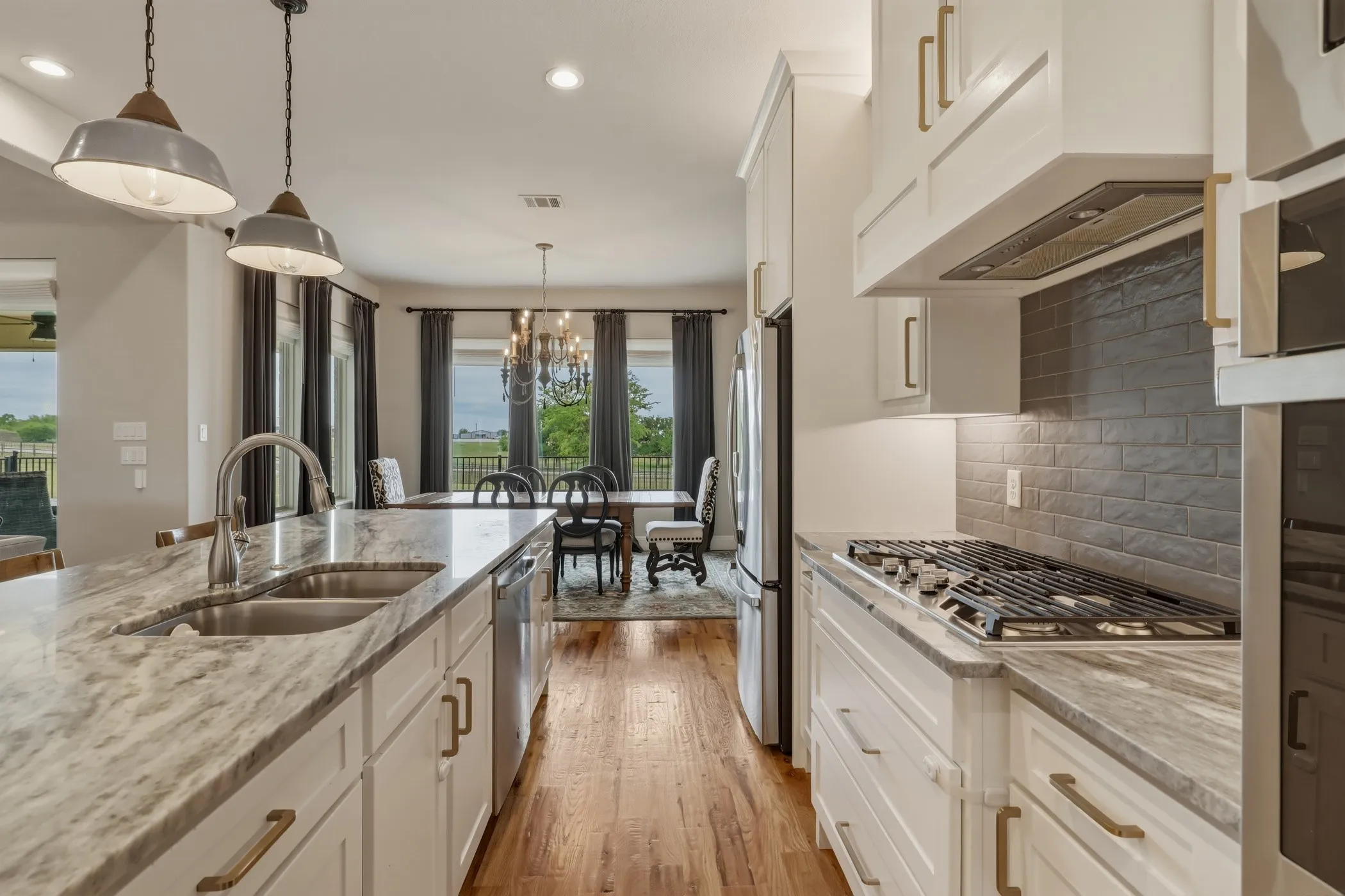 Single Family Residence For Sale in Parker County , 108 Bearclaw Circle, Aledo, Texas 76008, 5 Bedroom, 3 Bathroom, 3 Garage spaces, 3,405 Sqft, built in 2018, Preowned, mls#21231708, Real Estate Agent in Aledo, Homes For Sale in Parker county, Homes For Sale in Aledo, Realtor in Aledo Texas, Real Estate Brokerage Independent Realty Texas, Luminita Cordes Realtor