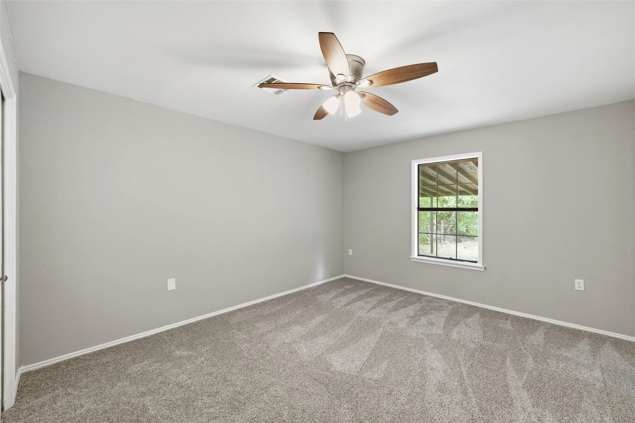 Single Family Residence For Sale in Mc Lennan County , 316 N Elm Street, Mart, Texas 76664, 4 Bedroom, 2 Bathroom, Garage spaces, 2,121 Sqft, built in 1990, mls#21248482, Real Estate Agent in Mart, Homes For Sale in Mc Lennan county, Homes For Sale in Mart, Realtor in Mart Texas, Real Estate Brokerage Independent Realty Texas, Luminita Cordes Realtor