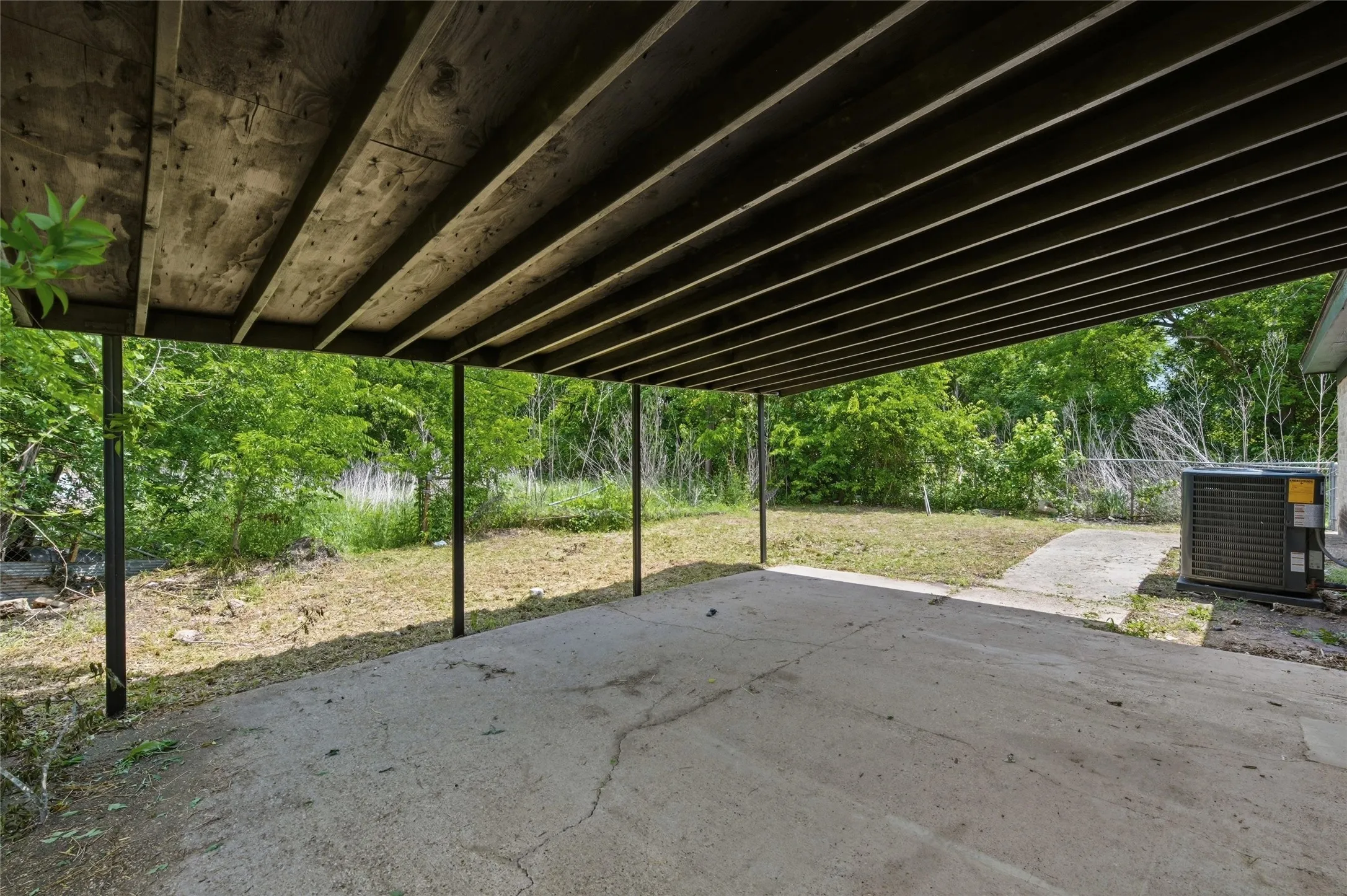 Single Family Residence For Sale in Mc Lennan County , 316 N Elm Street, Mart, Texas 76664, 4 Bedroom, 2 Bathroom, Garage spaces, 2,121 Sqft, built in 1990, mls#21248482, Real Estate Agent in Mart, Homes For Sale in Mc Lennan county, Homes For Sale in Mart, Realtor in Mart Texas, Real Estate Brokerage Independent Realty Texas, Luminita Cordes Realtor