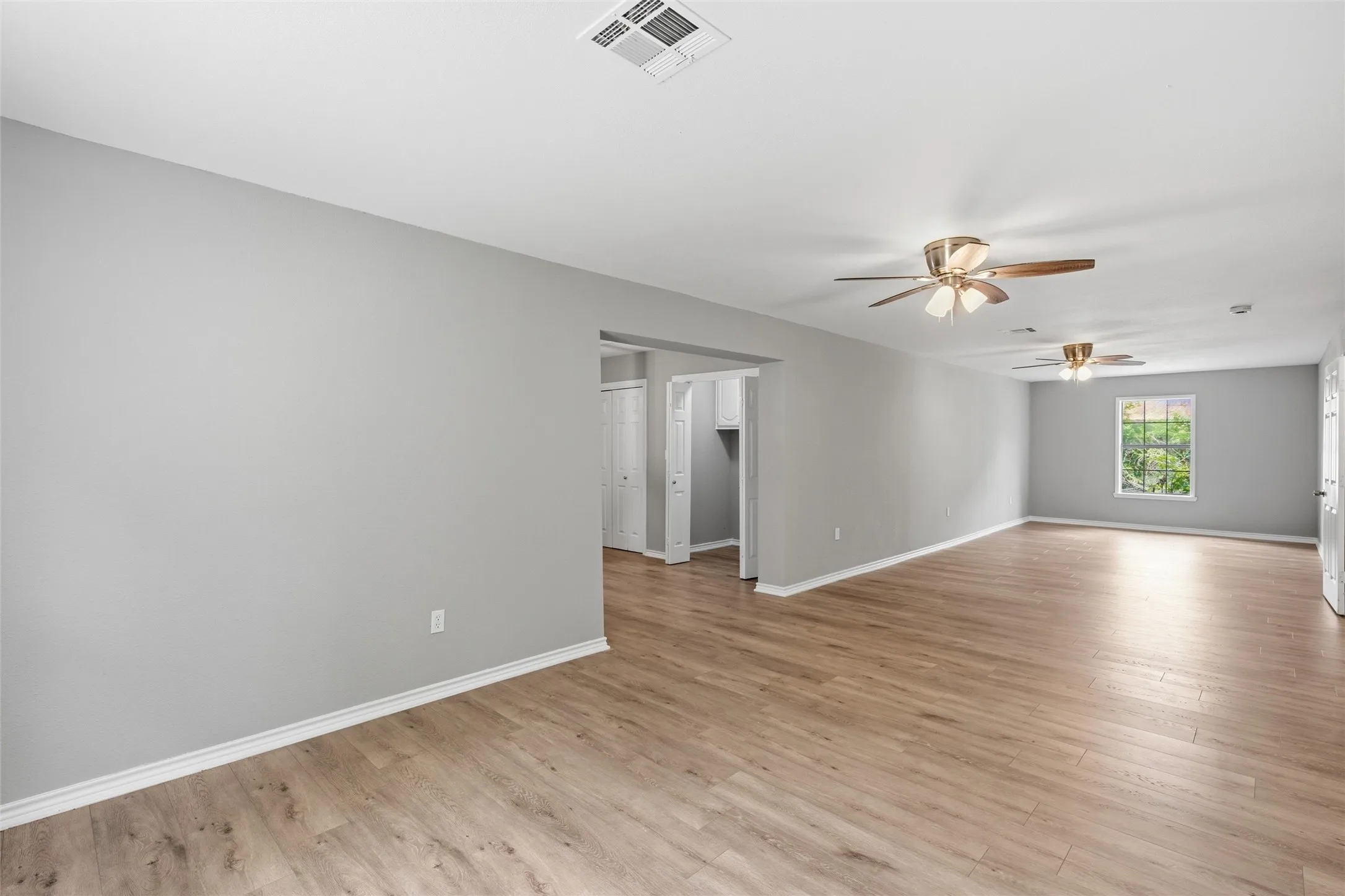 Single Family Residence For Sale in Mc Lennan County , 316 N Elm Street, Mart, Texas 76664, 4 Bedroom, 2 Bathroom, Garage spaces, 2,121 Sqft, built in 1990, mls#21248482, Real Estate Agent in Mart, Homes For Sale in Mc Lennan county, Homes For Sale in Mart, Realtor in Mart Texas, Real Estate Brokerage Independent Realty Texas, Luminita Cordes Realtor