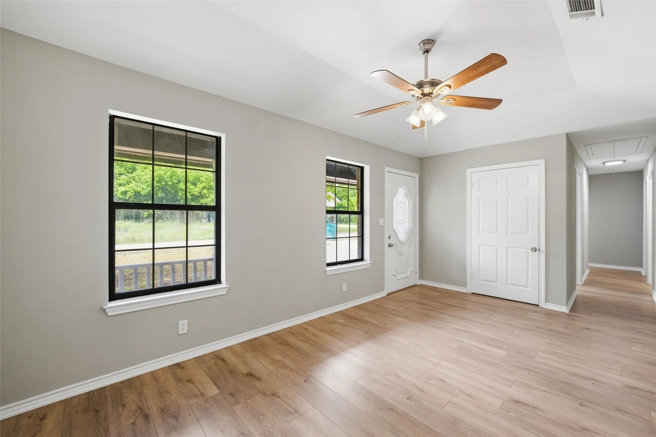 Single Family Residence For Sale in Mc Lennan County , 316 N Elm Street, Mart, Texas 76664, 4 Bedroom, 2 Bathroom, Garage spaces, 2,121 Sqft, built in 1990, mls#21248482, Real Estate Agent in Mart, Homes For Sale in Mc Lennan county, Homes For Sale in Mart, Realtor in Mart Texas, Real Estate Brokerage Independent Realty Texas, Luminita Cordes Realtor