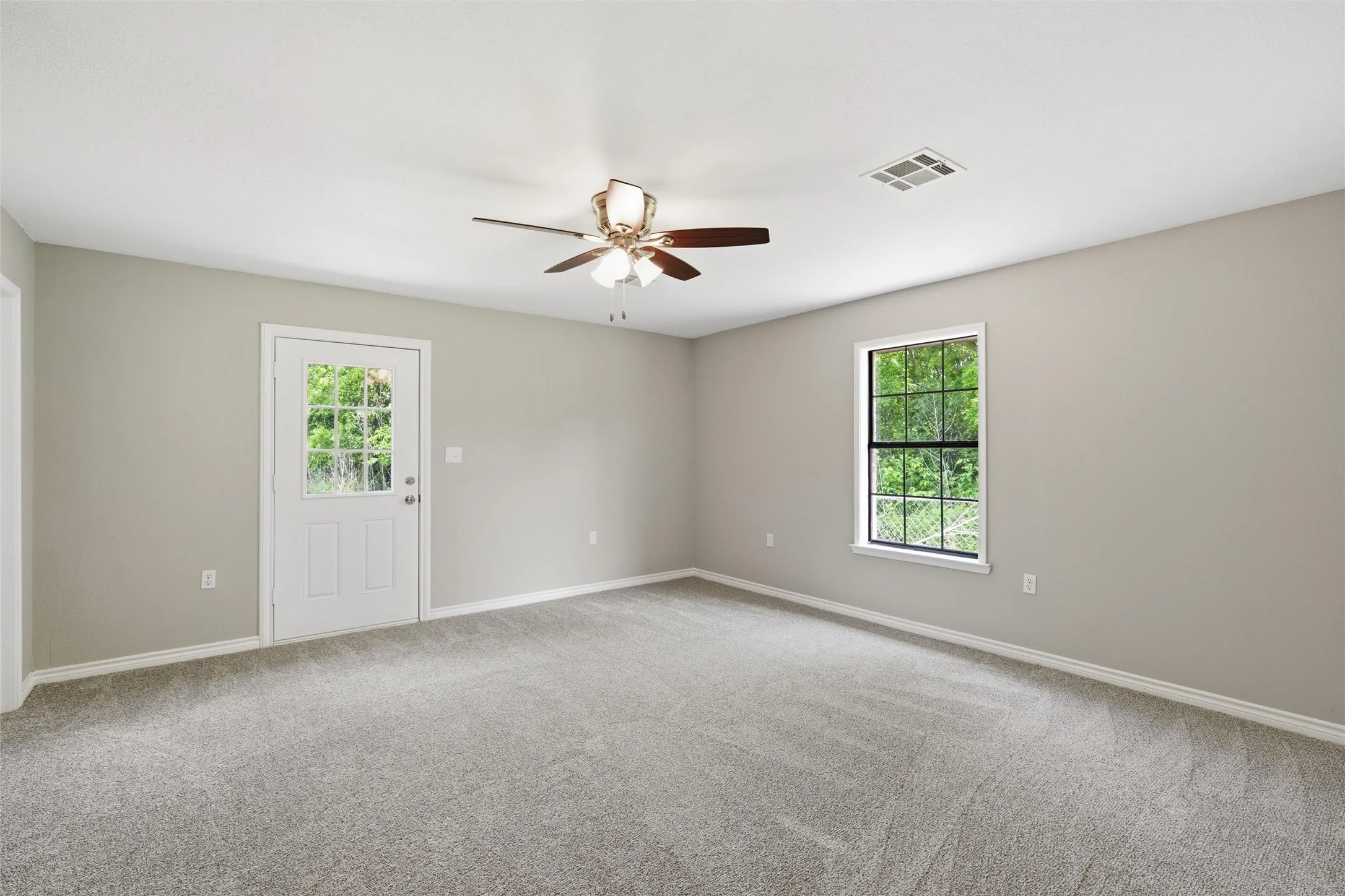 Single Family Residence For Sale in Mc Lennan County , 316 N Elm Street, Mart, Texas 76664, 4 Bedroom, 2 Bathroom, Garage spaces, 2,121 Sqft, built in 1990, mls#21248482, Real Estate Agent in Mart, Homes For Sale in Mc Lennan county, Homes For Sale in Mart, Realtor in Mart Texas, Real Estate Brokerage Independent Realty Texas, Luminita Cordes Realtor