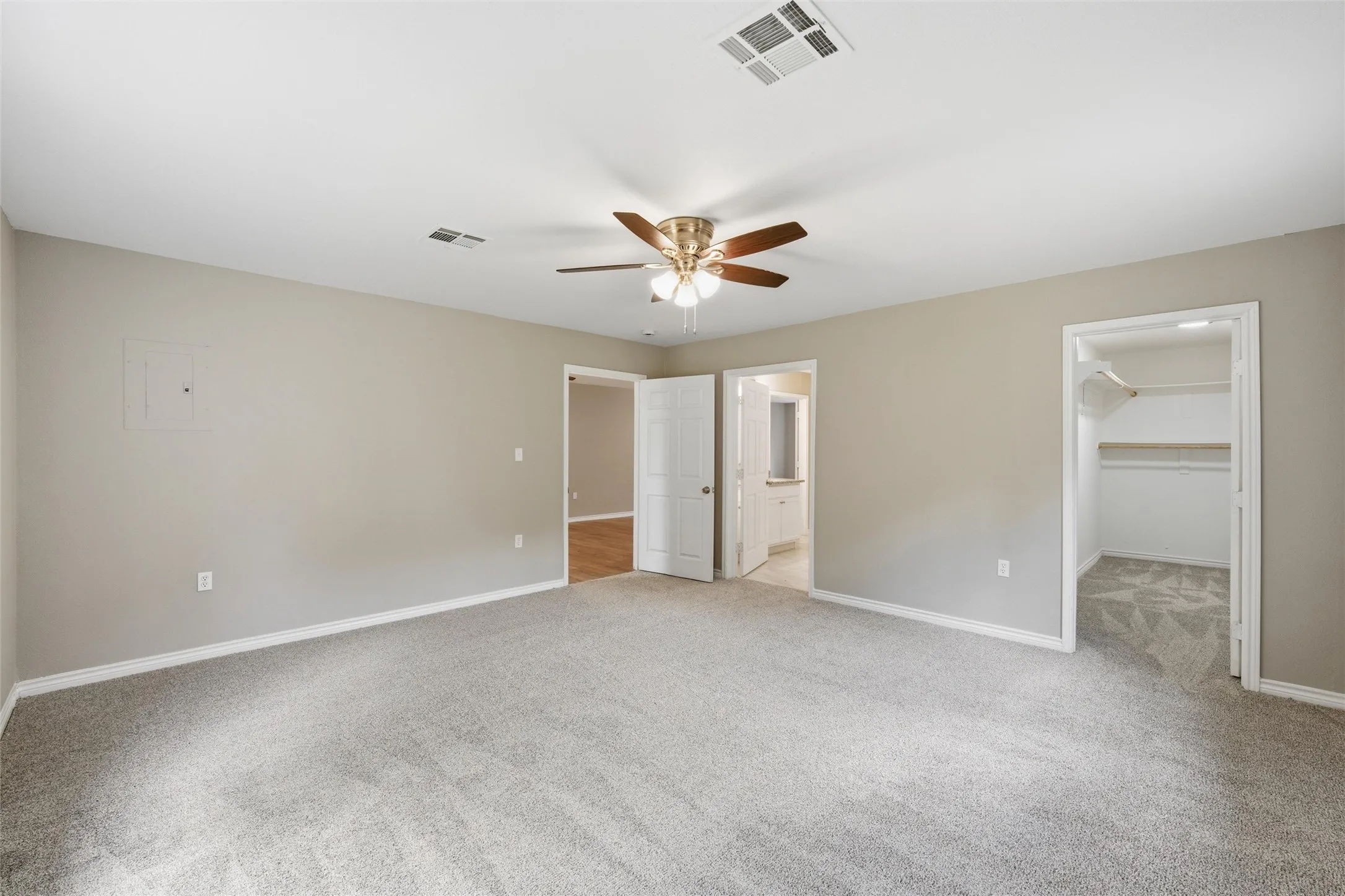 Single Family Residence For Sale in Mc Lennan County , 316 N Elm Street, Mart, Texas 76664, 4 Bedroom, 2 Bathroom, Garage spaces, 2,121 Sqft, built in 1990, mls#21248482, Real Estate Agent in Mart, Homes For Sale in Mc Lennan county, Homes For Sale in Mart, Realtor in Mart Texas, Real Estate Brokerage Independent Realty Texas, Luminita Cordes Realtor