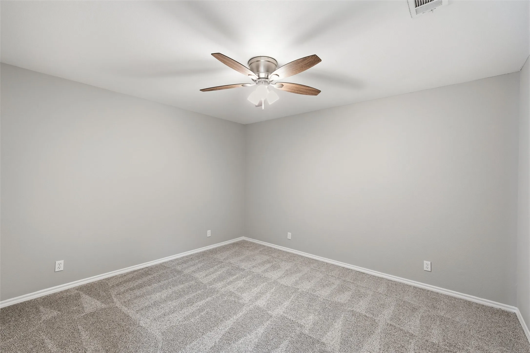 Single Family Residence For Sale in Mc Lennan County , 316 N Elm Street, Mart, Texas 76664, 4 Bedroom, 2 Bathroom, Garage spaces, 2,121 Sqft, built in 1990, mls#21248482, Real Estate Agent in Mart, Homes For Sale in Mc Lennan county, Homes For Sale in Mart, Realtor in Mart Texas, Real Estate Brokerage Independent Realty Texas, Luminita Cordes Realtor