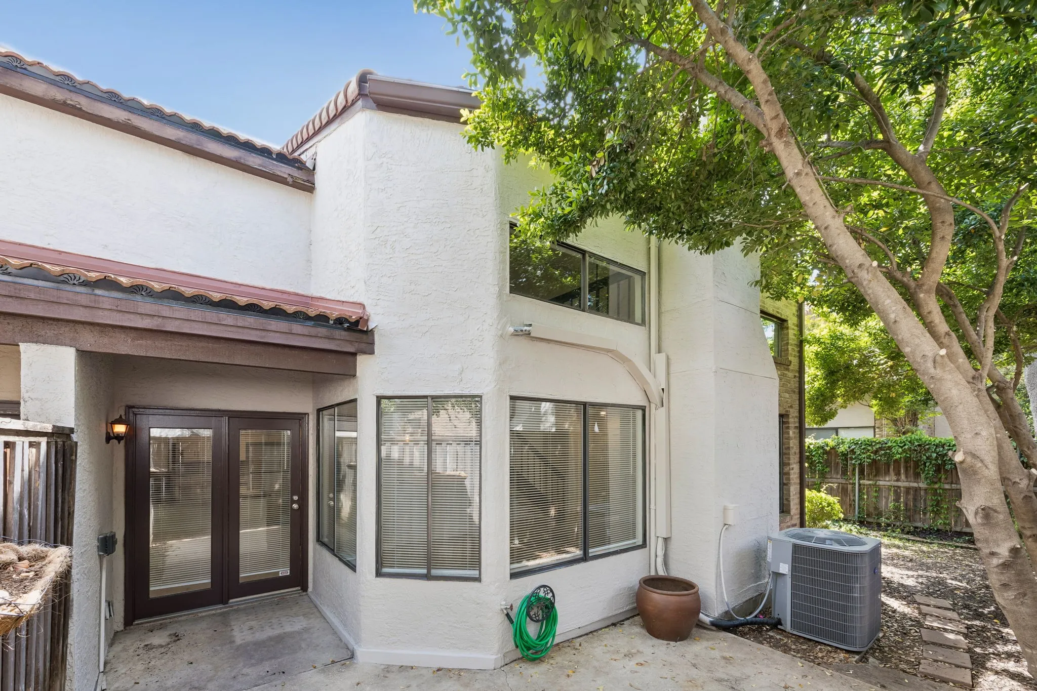 Condominium For Sale in Collin County , 18040 Midway Road 218, Dallas, Texas 75287, 2 Bedroom, 2 Bathroom, 1 Garage spaces, 1,442 Sqft, built in 1984, Preowned, mls#21246731, Real Estate Agent in Dallas, Homes For Sale in Collin county, Homes For Sale in Dallas, Realtor in Dallas Texas, Real Estate Brokerage Independent Realty Texas, Luminita Cordes Realtor
