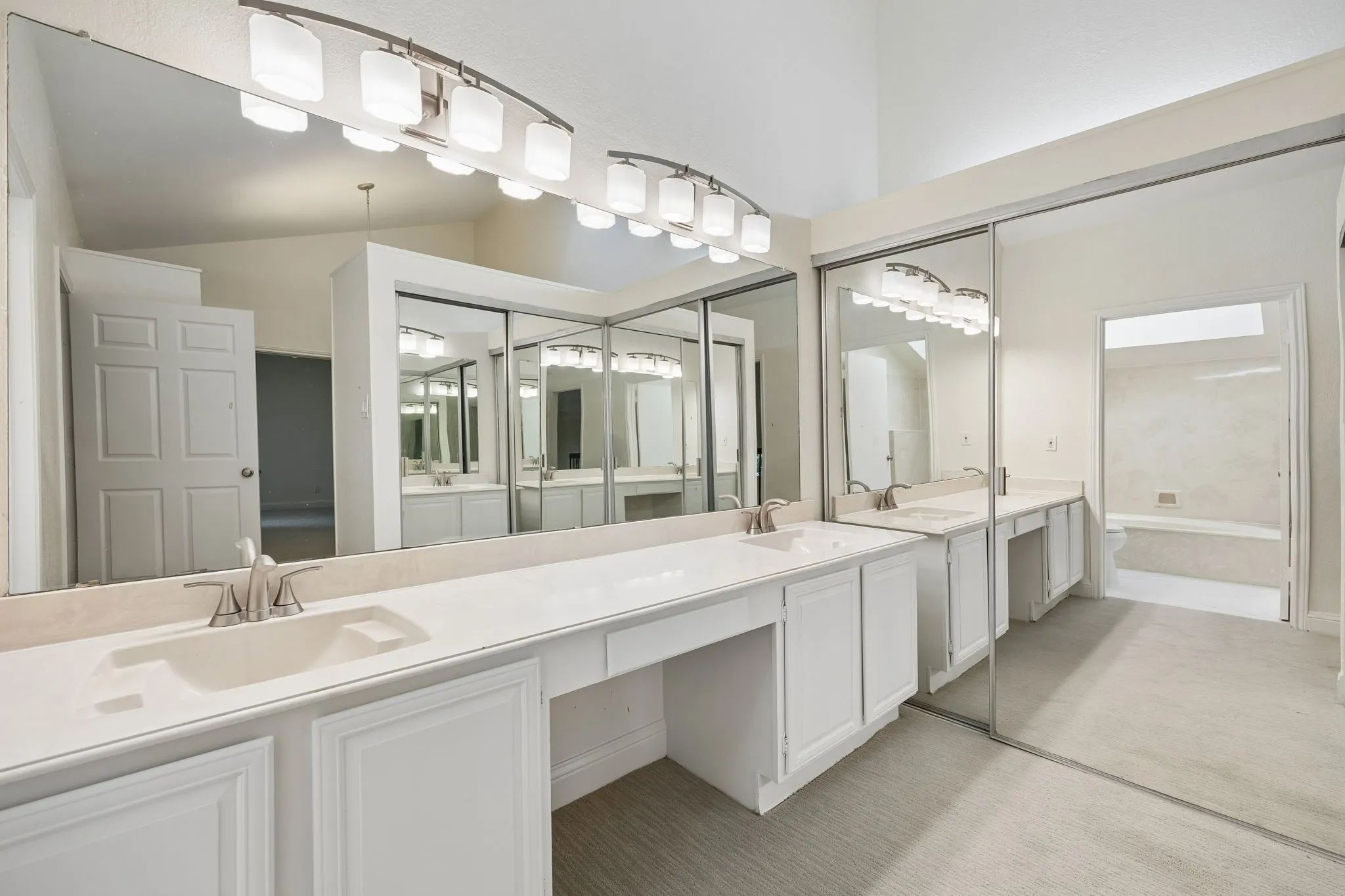 Condominium For Sale in Collin County , 18040 Midway Road 218, Dallas, Texas 75287, 2 Bedroom, 2 Bathroom, 1 Garage spaces, 1,442 Sqft, built in 1984, Preowned, mls#21246731, Real Estate Agent in Dallas, Homes For Sale in Collin county, Homes For Sale in Dallas, Realtor in Dallas Texas, Real Estate Brokerage Independent Realty Texas, Luminita Cordes Realtor