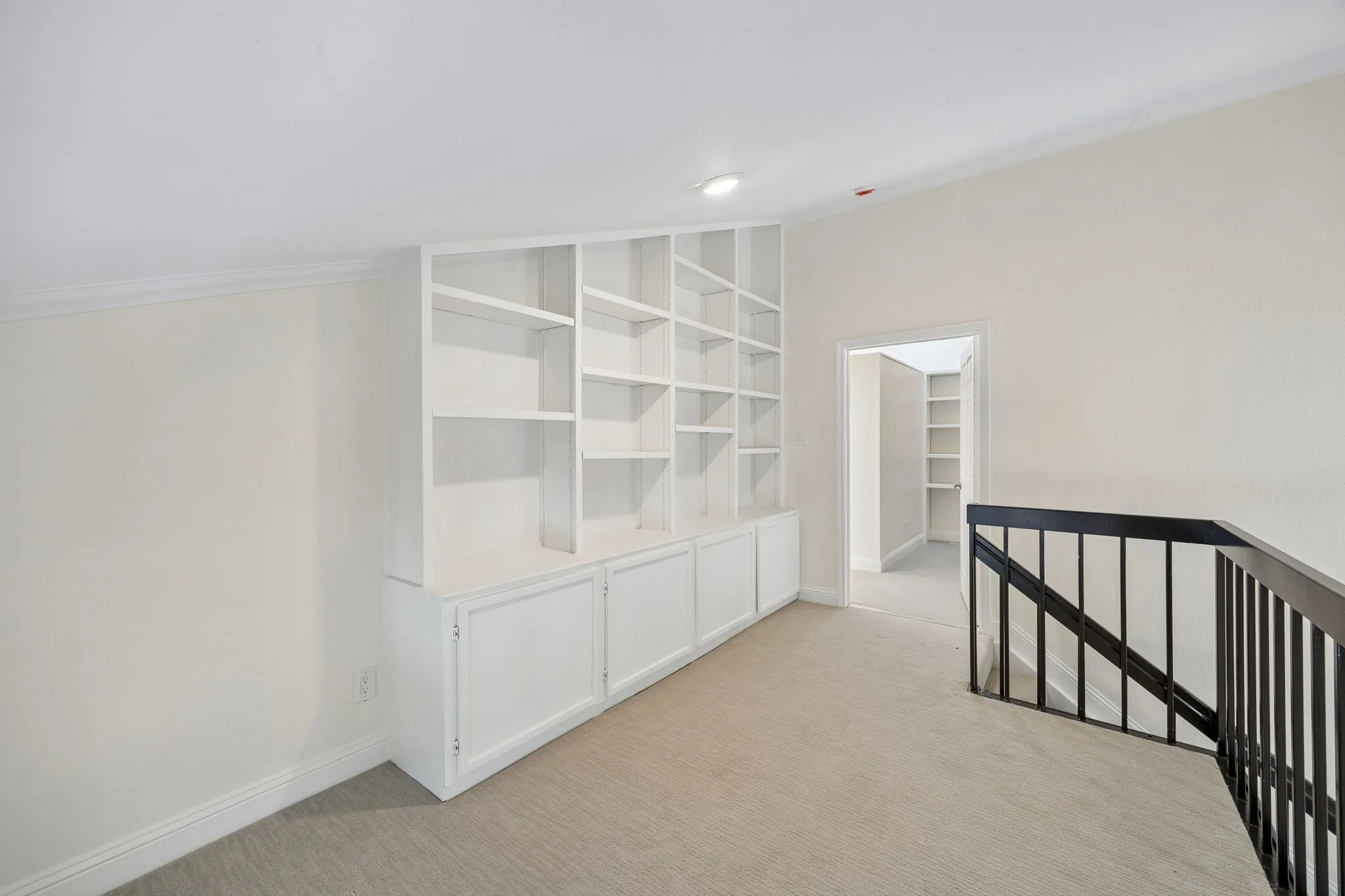 Condominium For Sale in Collin County , 18040 Midway Road 218, Dallas, Texas 75287, 2 Bedroom, 2 Bathroom, 1 Garage spaces, 1,442 Sqft, built in 1984, Preowned, mls#21246731, Real Estate Agent in Dallas, Homes For Sale in Collin county, Homes For Sale in Dallas, Realtor in Dallas Texas, Real Estate Brokerage Independent Realty Texas, Luminita Cordes Realtor