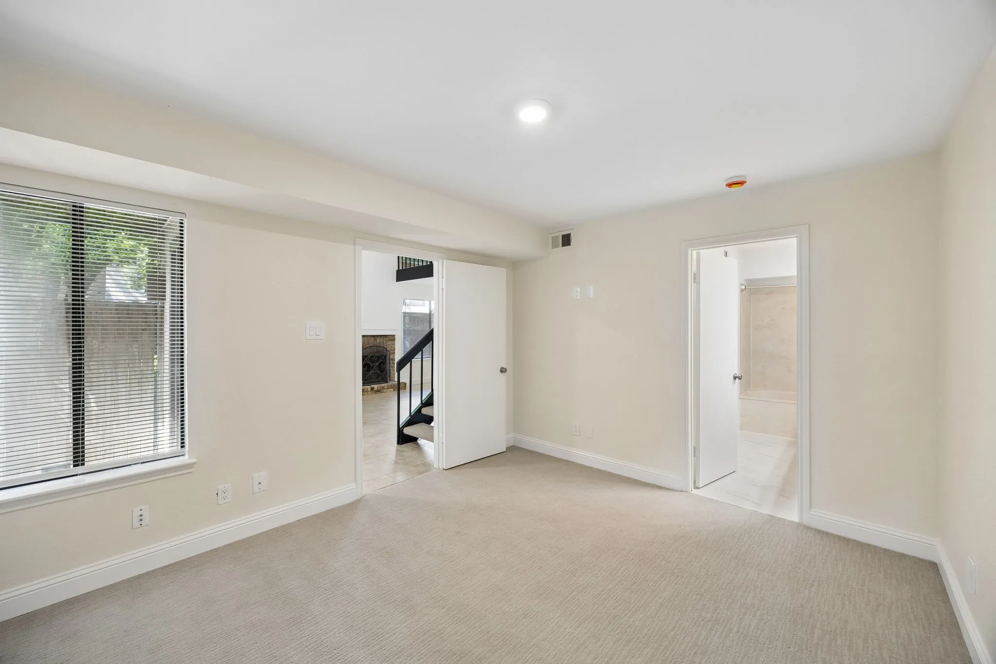 Condominium For Sale in Collin County , 18040 Midway Road 218, Dallas, Texas 75287, 2 Bedroom, 2 Bathroom, 1 Garage spaces, 1,442 Sqft, built in 1984, Preowned, mls#21246731, Real Estate Agent in Dallas, Homes For Sale in Collin county, Homes For Sale in Dallas, Realtor in Dallas Texas, Real Estate Brokerage Independent Realty Texas, Luminita Cordes Realtor
