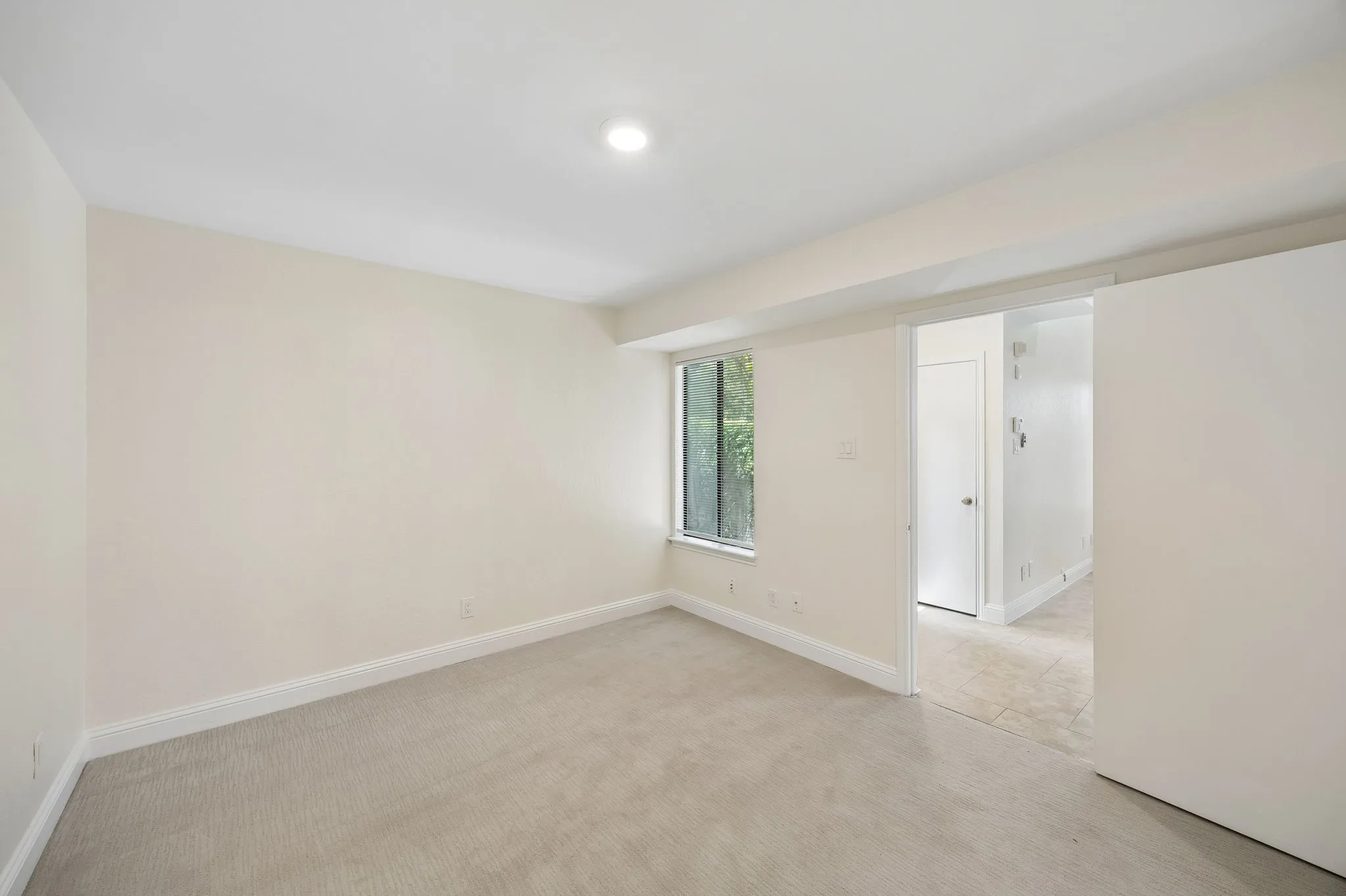 Condominium For Sale in Collin County , 18040 Midway Road 218, Dallas, Texas 75287, 2 Bedroom, 2 Bathroom, 1 Garage spaces, 1,442 Sqft, built in 1984, Preowned, mls#21246731, Real Estate Agent in Dallas, Homes For Sale in Collin county, Homes For Sale in Dallas, Realtor in Dallas Texas, Real Estate Brokerage Independent Realty Texas, Luminita Cordes Realtor