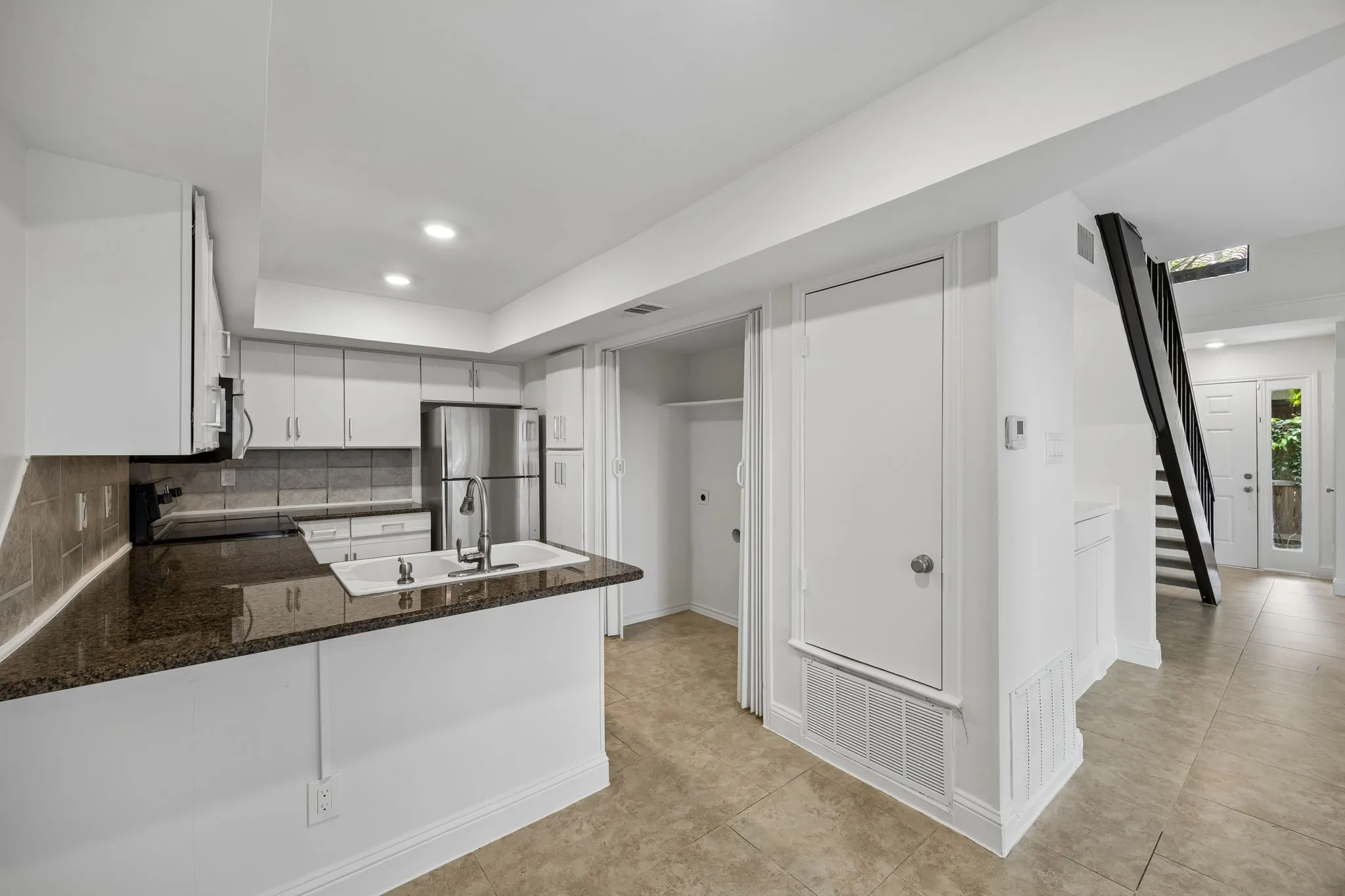 Condominium For Sale in Collin County , 18040 Midway Road 218, Dallas, Texas 75287, 2 Bedroom, 2 Bathroom, 1 Garage spaces, 1,442 Sqft, built in 1984, Preowned, mls#21246731, Real Estate Agent in Dallas, Homes For Sale in Collin county, Homes For Sale in Dallas, Realtor in Dallas Texas, Real Estate Brokerage Independent Realty Texas, Luminita Cordes Realtor