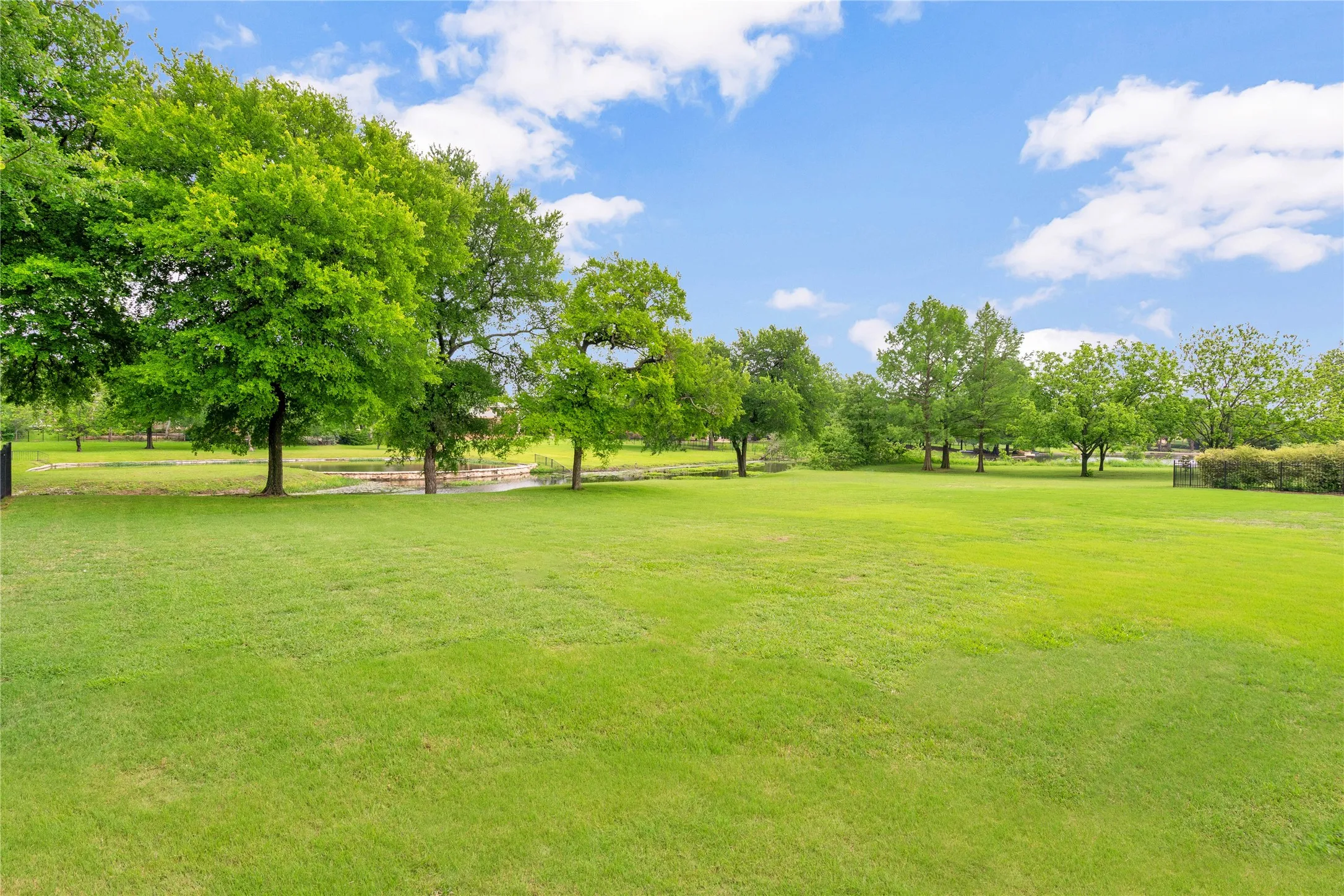Single Family Residence For Sale in Collin County , 4306 Boulder Drive, Parker, Texas 75002, 5 Bedroom, 4 Bathroom, 3 Garage spaces, 4,478 Sqft, built in 2000, Preowned, mls#21244936, Real Estate Agent in Parker, Homes For Sale in Collin county, Homes For Sale in Parker, Realtor in Parker Texas, Real Estate Brokerage Independent Realty Texas, Luminita Cordes Realtor
