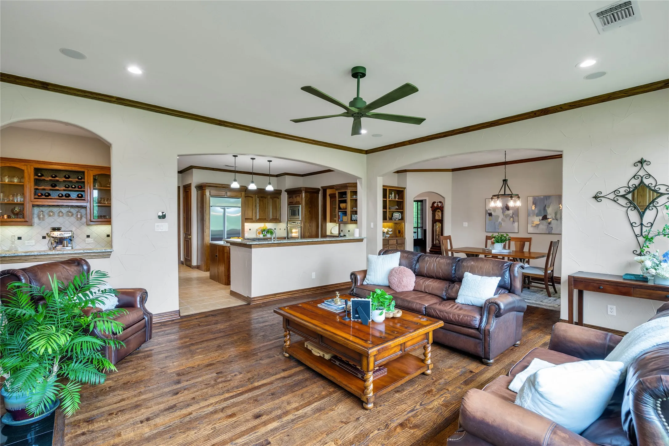 Single Family Residence For Sale in Collin County , 4306 Boulder Drive, Parker, Texas 75002, 5 Bedroom, 4 Bathroom, 3 Garage spaces, 4,478 Sqft, built in 2000, Preowned, mls#21244936, Real Estate Agent in Parker, Homes For Sale in Collin county, Homes For Sale in Parker, Realtor in Parker Texas, Real Estate Brokerage Independent Realty Texas, Luminita Cordes Realtor