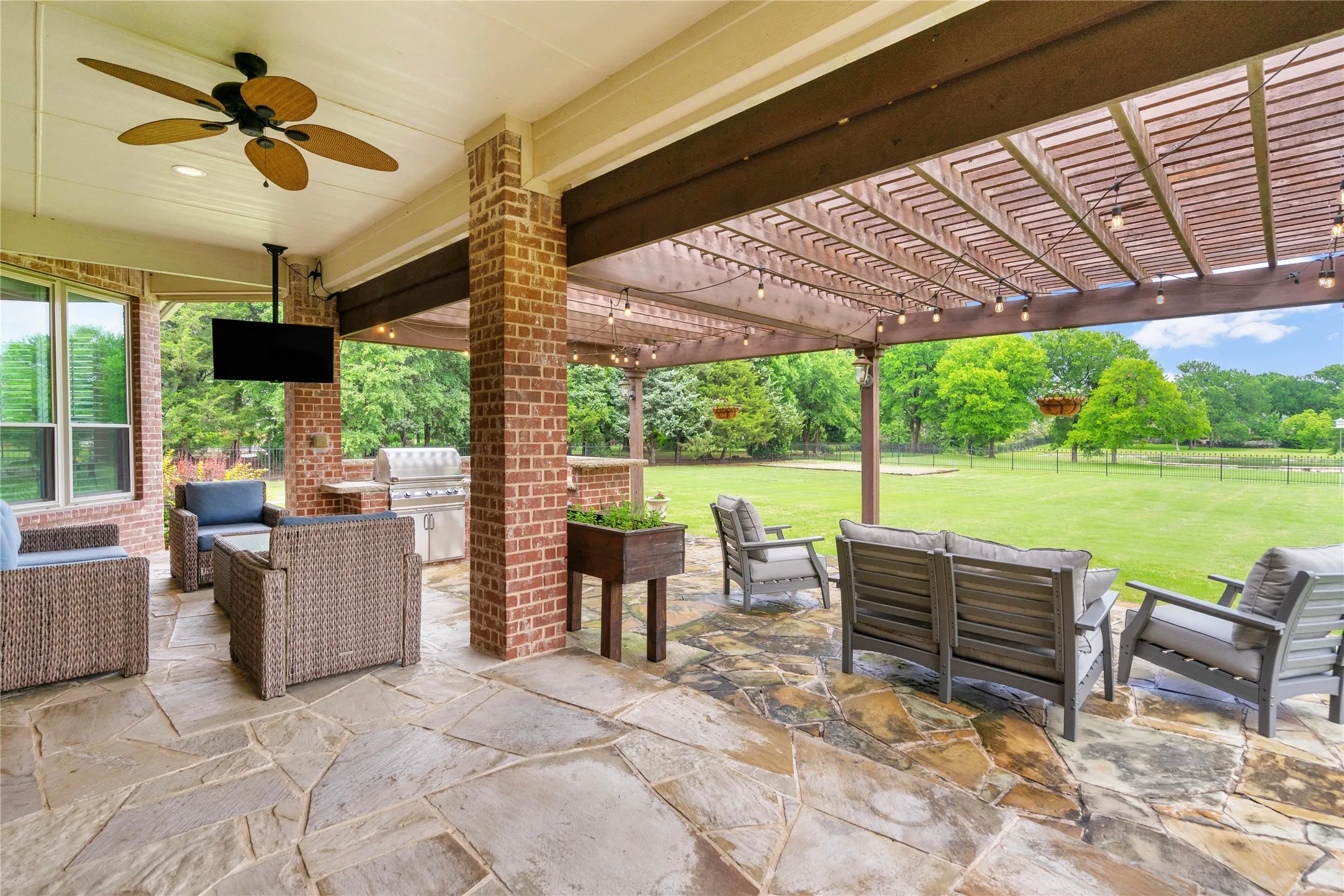 Single Family Residence For Sale in Collin County , 4306 Boulder Drive, Parker, Texas 75002, 5 Bedroom, 4 Bathroom, 3 Garage spaces, 4,478 Sqft, built in 2000, Preowned, mls#21244936, Real Estate Agent in Parker, Homes For Sale in Collin county, Homes For Sale in Parker, Realtor in Parker Texas, Real Estate Brokerage Independent Realty Texas, Luminita Cordes Realtor