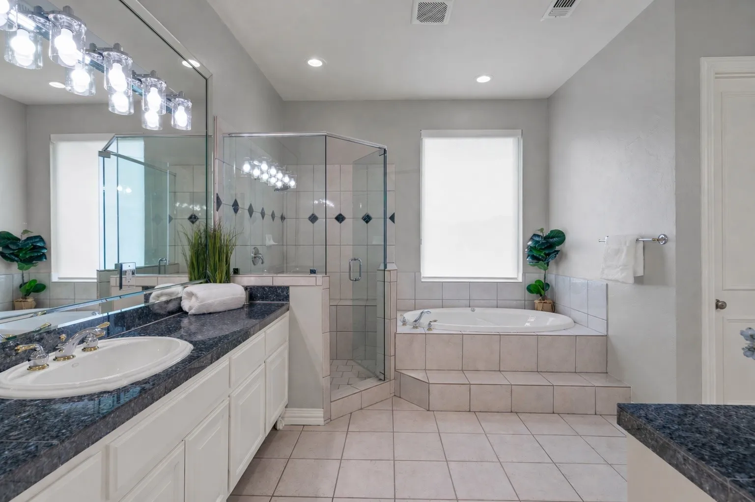 Single Family Residence For Sale in Collin County , 4306 Boulder Drive, Parker, Texas 75002, 5 Bedroom, 4 Bathroom, 3 Garage spaces, 4,478 Sqft, built in 2000, Preowned, mls#21244936, Real Estate Agent in Parker, Homes For Sale in Collin county, Homes For Sale in Parker, Realtor in Parker Texas, Real Estate Brokerage Independent Realty Texas, Luminita Cordes Realtor
