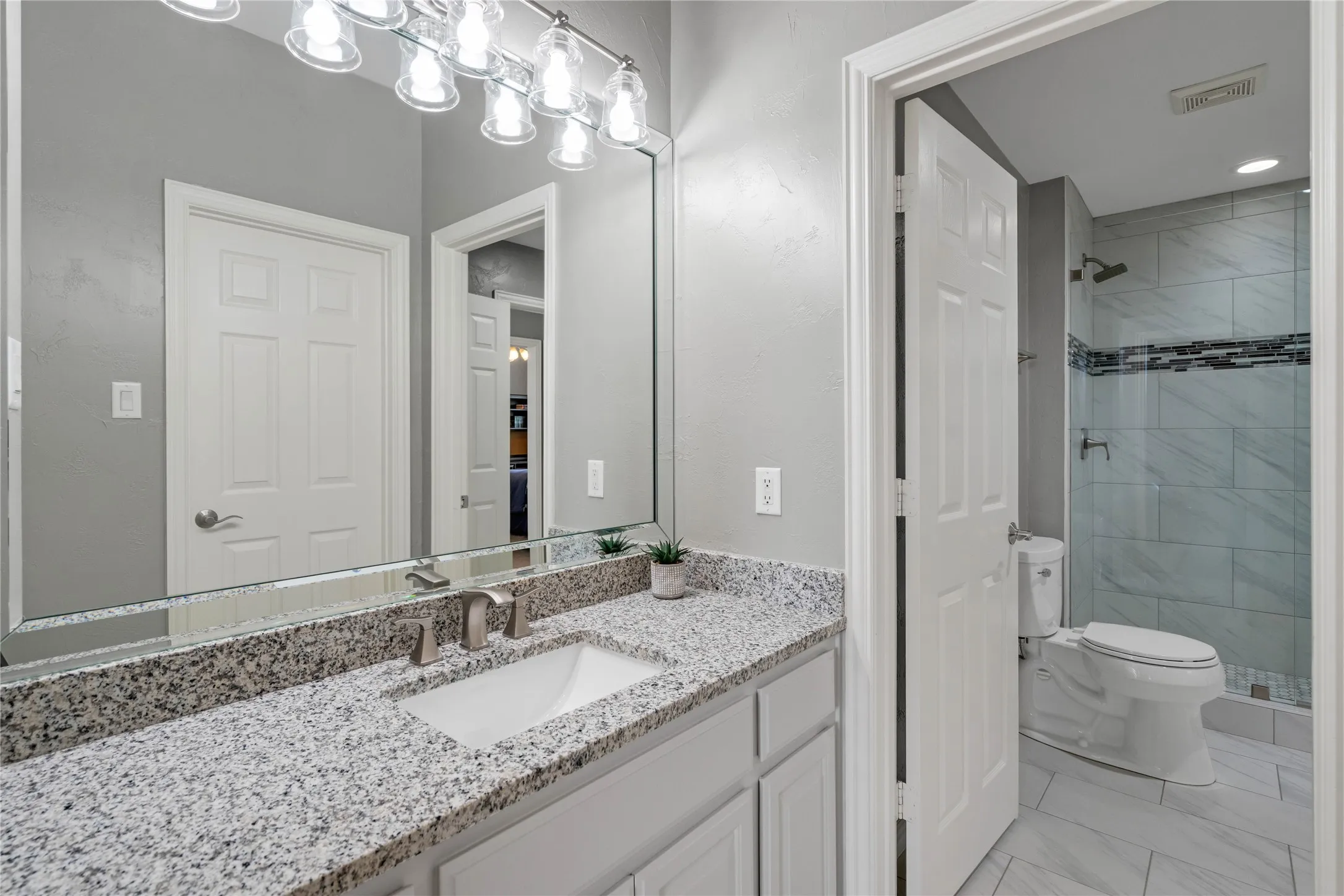 Single Family Residence For Sale in Collin County , 4306 Boulder Drive, Parker, Texas 75002, 5 Bedroom, 4 Bathroom, 3 Garage spaces, 4,478 Sqft, built in 2000, Preowned, mls#21244936, Real Estate Agent in Parker, Homes For Sale in Collin county, Homes For Sale in Parker, Realtor in Parker Texas, Real Estate Brokerage Independent Realty Texas, Luminita Cordes Realtor