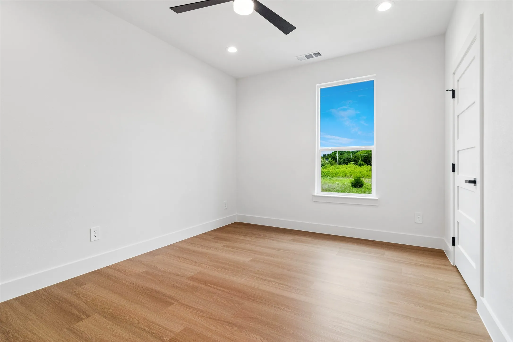 Single Family Residence For Sale in Ellis County , 111 Lakeshore Lane, Glenn Heights, Texas 75154, 4 Bedroom, 3 Bathroom, 2 Garage spaces, 1,955 Sqft, built in 2026, Preowned, mls#21238144, Real Estate Agent in Glenn Heights, Homes For Sale in Ellis county, Homes For Sale in Glenn Heights, Realtor in Glenn Heights Texas, Real Estate Brokerage Independent Realty Texas, Luminita Cordes Realtor