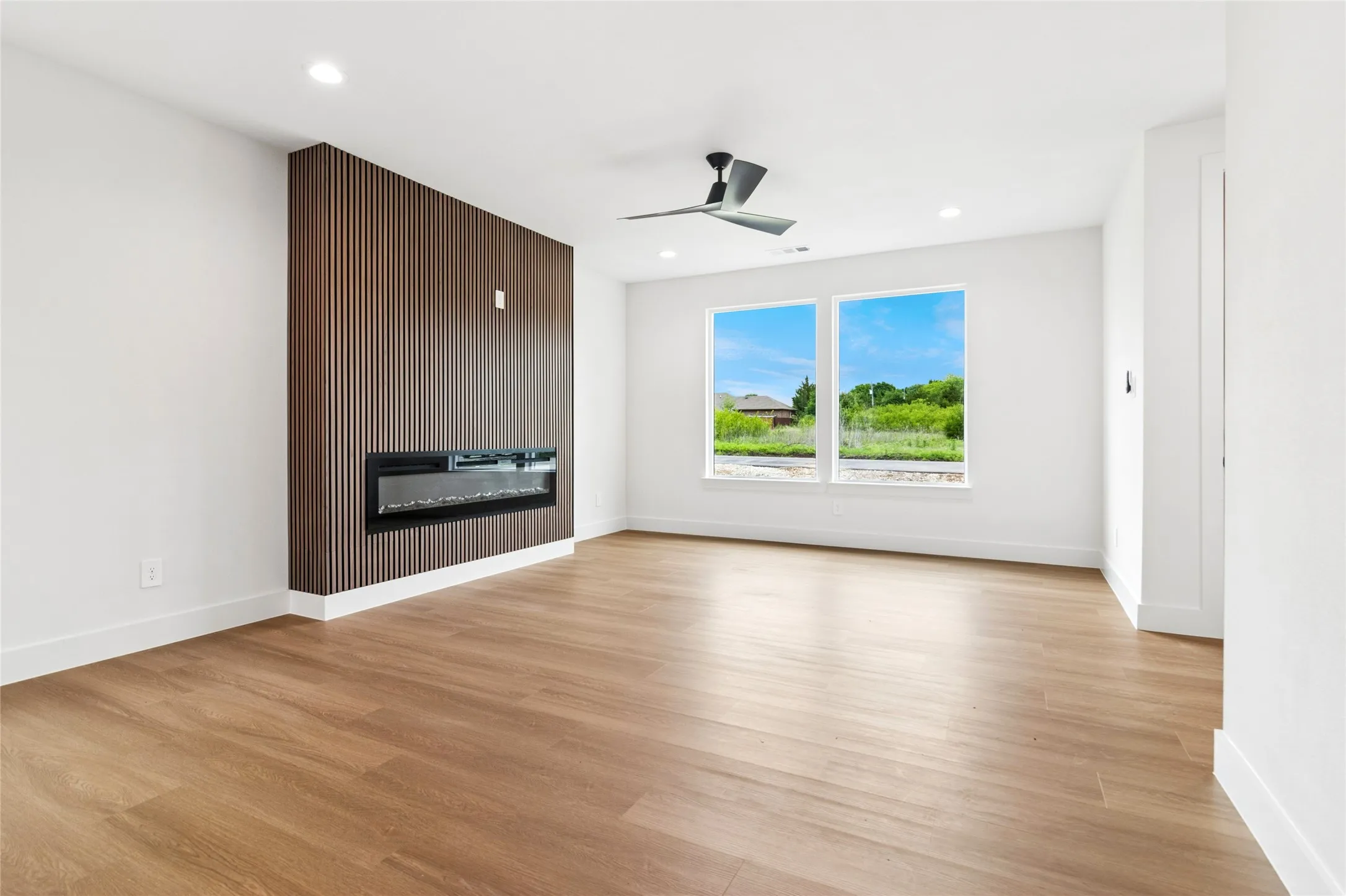 Single Family Residence For Sale in Ellis County , 111 Lakeshore Lane, Glenn Heights, Texas 75154, 4 Bedroom, 3 Bathroom, 2 Garage spaces, 1,955 Sqft, built in 2026, Preowned, mls#21238144, Real Estate Agent in Glenn Heights, Homes For Sale in Ellis county, Homes For Sale in Glenn Heights, Realtor in Glenn Heights Texas, Real Estate Brokerage Independent Realty Texas, Luminita Cordes Realtor