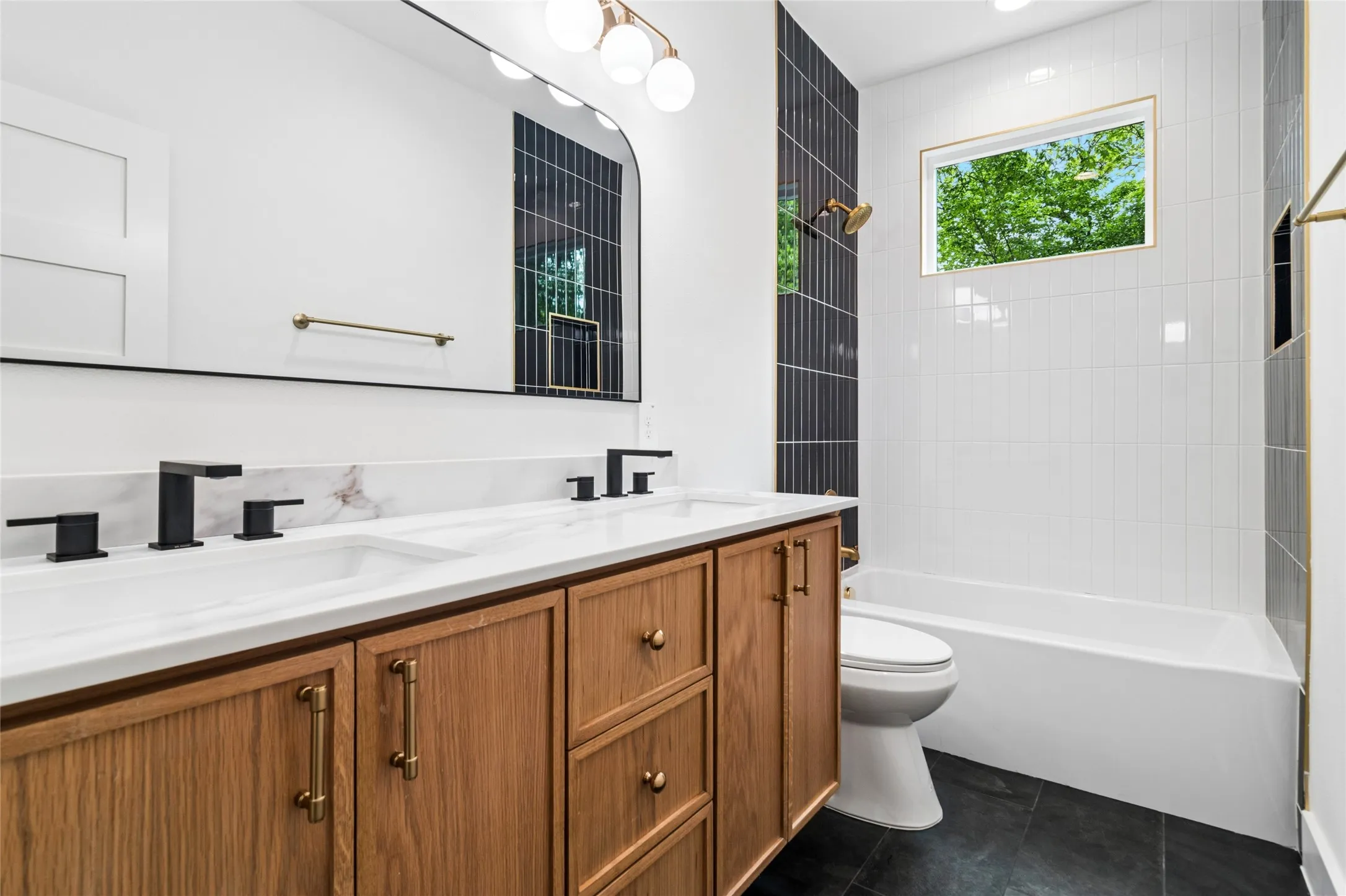 Single Family Residence For Sale in Ellis County , 111 Lakeshore Lane, Glenn Heights, Texas 75154, 4 Bedroom, 3 Bathroom, 2 Garage spaces, 1,955 Sqft, built in 2026, Preowned, mls#21238144, Real Estate Agent in Glenn Heights, Homes For Sale in Ellis county, Homes For Sale in Glenn Heights, Realtor in Glenn Heights Texas, Real Estate Brokerage Independent Realty Texas, Luminita Cordes Realtor