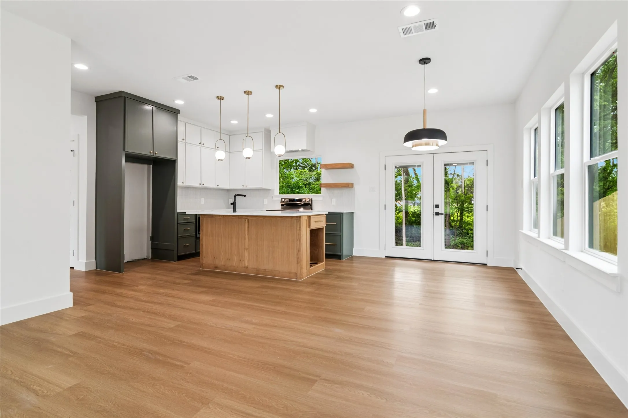 Single Family Residence For Sale in Ellis County , 111 Lakeshore Lane, Glenn Heights, Texas 75154, 4 Bedroom, 3 Bathroom, 2 Garage spaces, 1,955 Sqft, built in 2026, Preowned, mls#21238144, Real Estate Agent in Glenn Heights, Homes For Sale in Ellis county, Homes For Sale in Glenn Heights, Realtor in Glenn Heights Texas, Real Estate Brokerage Independent Realty Texas, Luminita Cordes Realtor