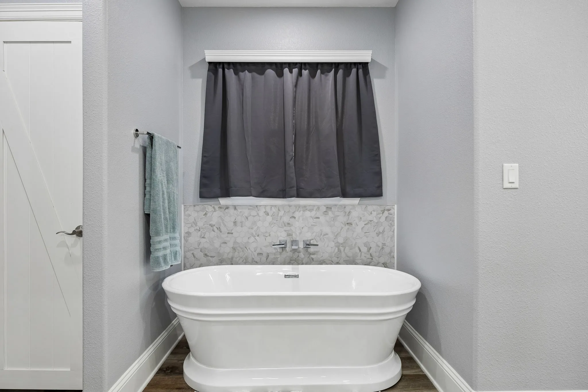 Single Family Residence For Sale in Van Zandt County , 761 Private Road 7005, Edgewood, Texas 75117, 3 Bedroom, 2 Bathroom, 2 Garage spaces, 3,409 Sqft, built in 2025, Preowned, Price $1,099,000, mls#21247788, Real Estate Agent in Edgewood, Homes For Sale in Van Zandt county, Homes For Sale in Edgewood, Realtor in Edgewood Texas, Real Estate Brokerage Independent Realty Texas, Luminita Cordes Realtor