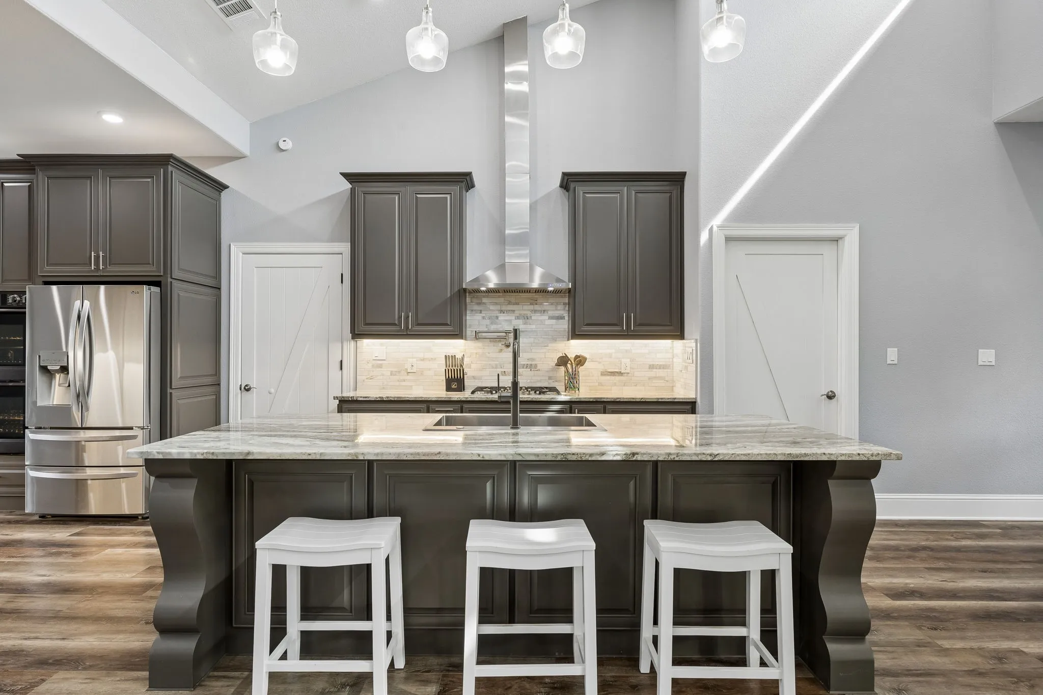 Single Family Residence For Sale in Van Zandt County , 761 Private Road 7005, Edgewood, Texas 75117, 3 Bedroom, 2 Bathroom, 2 Garage spaces, 3,409 Sqft, built in 2025, Preowned, Price $1,099,000, mls#21247788, Real Estate Agent in Edgewood, Homes For Sale in Van Zandt county, Homes For Sale in Edgewood, Realtor in Edgewood Texas, Real Estate Brokerage Independent Realty Texas, Luminita Cordes Realtor