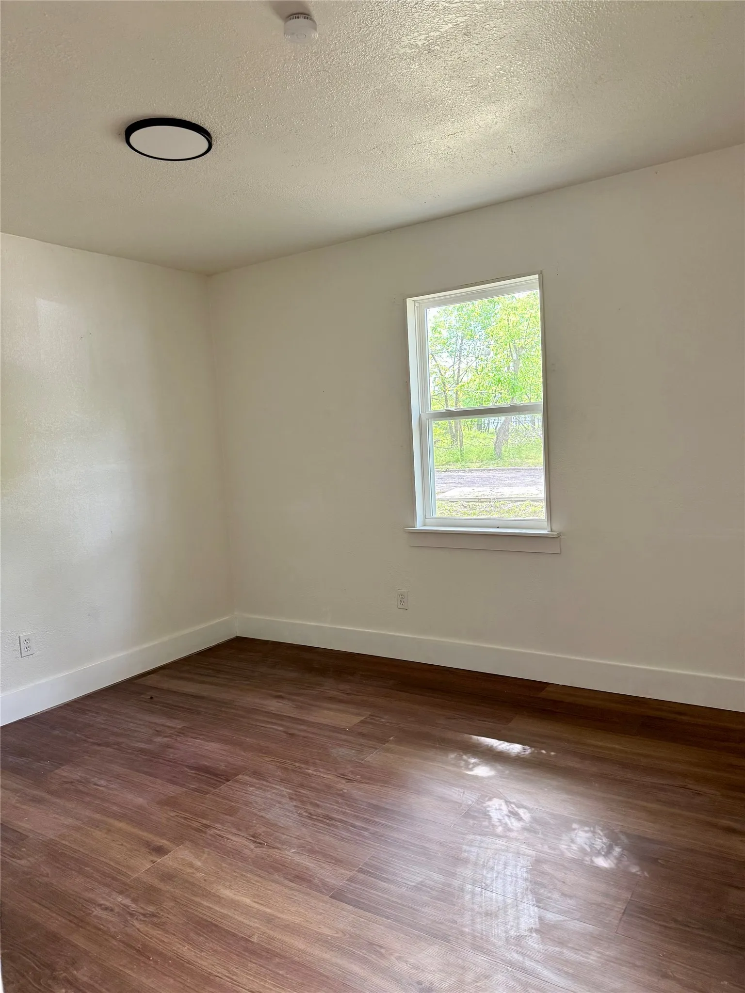 Single Family Residence For Sale in Hunt County , 1114 Blackburn Street, Commerce, Texas 75428, 3 Bedroom, 1 Bathroom, Garage spaces, 1,000 Sqft, built in 1984, Preowned, mls#21238949, Real Estate Agent in Commerce, Homes For Sale in Hunt county, Homes For Sale in Commerce, Realtor in Commerce Texas, Real Estate Brokerage Independent Realty Texas, Luminita Cordes Realtor