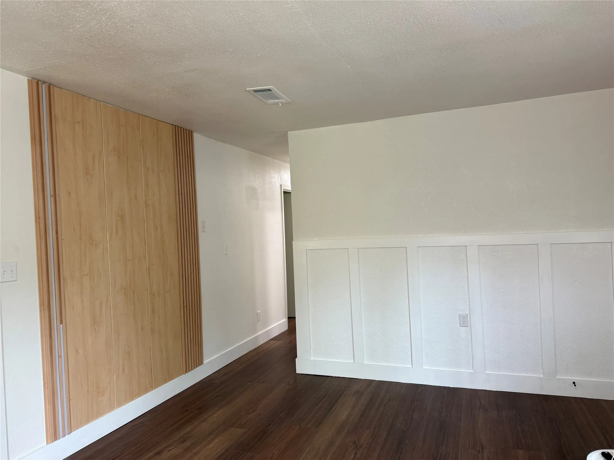 Single Family Residence For Sale in Hunt County , 1114 Blackburn Street, Commerce, Texas 75428, 3 Bedroom, 1 Bathroom, Garage spaces, 1,000 Sqft, built in 1984, Preowned, mls#21238949, Real Estate Agent in Commerce, Homes For Sale in Hunt county, Homes For Sale in Commerce, Realtor in Commerce Texas, Real Estate Brokerage Independent Realty Texas, Luminita Cordes Realtor