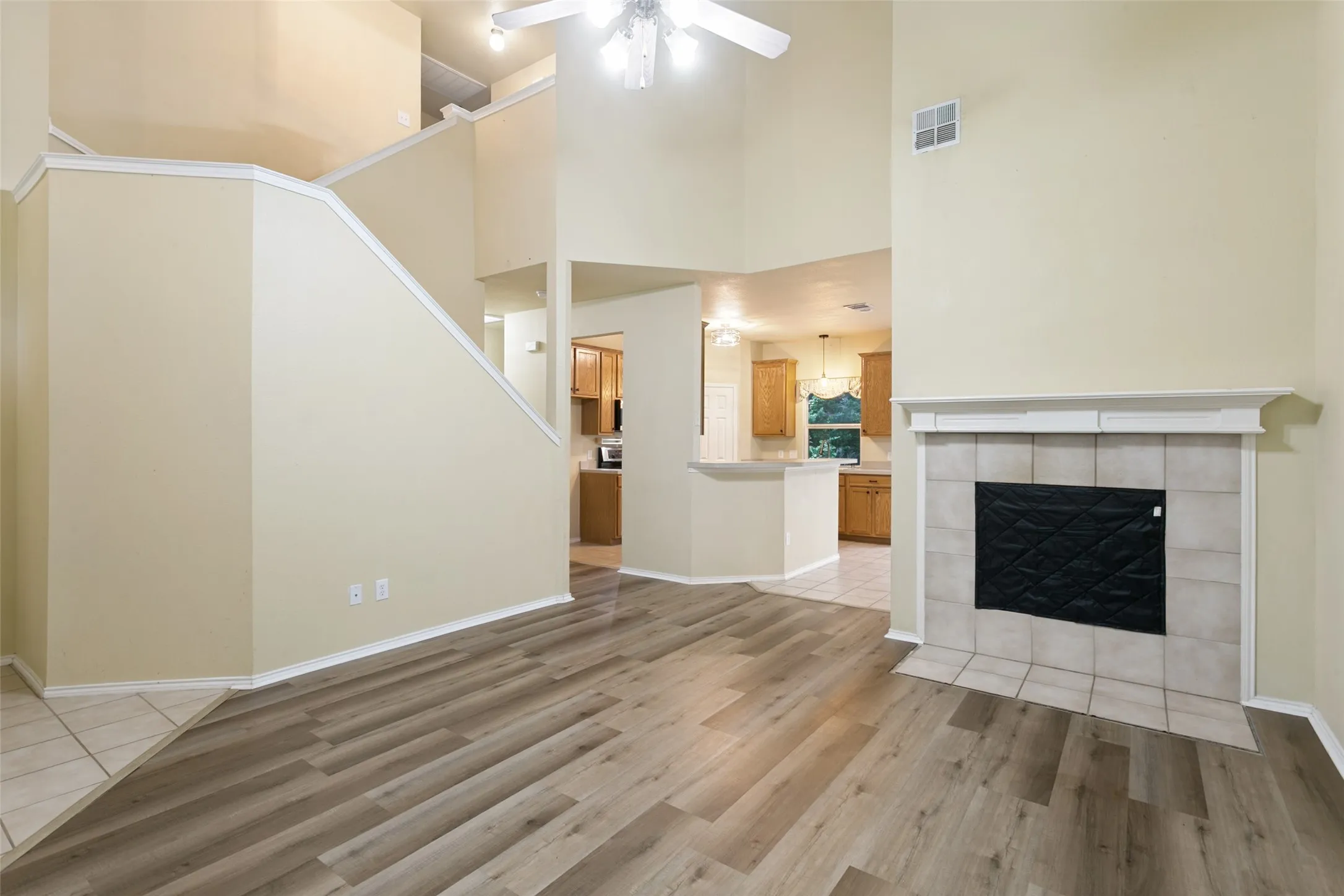 Single Family Residence For Sale in Denton County , 9917 Cherry Hill Lane, Providence Village, Texas 76227, 4 Bedrooms, 2 Bathrooms, 2 Garage spaces, 2,452 Sqft, built in 2004, Price $330,000, mls#21244824, Real Estate Agent in Providence Village, Homes For Sale in Denton county, Homes For Sale in Providence Village, Realtor in Providence Village Texas, Real Estate Brokerage Independent Realty Texas, Luminita Cordes Realtor