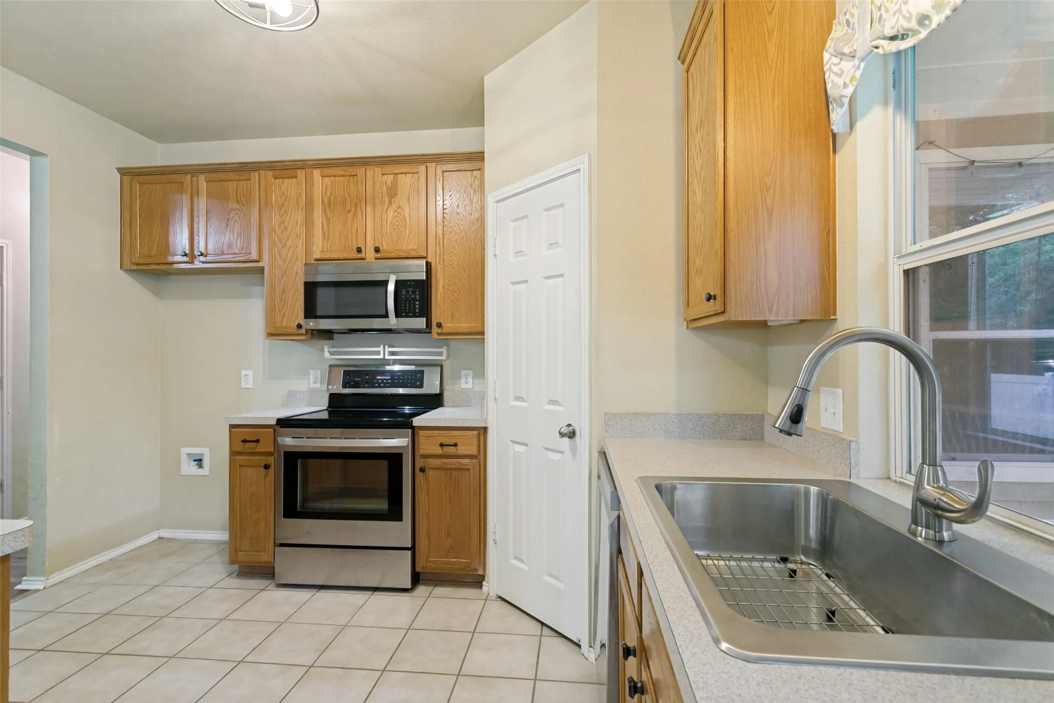 Single Family Residence For Sale in Denton County , 9917 Cherry Hill Lane, Providence Village, Texas 76227, 4 Bedrooms, 2 Bathrooms, 2 Garage spaces, 2,452 Sqft, built in 2004, Price $330,000, mls#21244824, Real Estate Agent in Providence Village, Homes For Sale in Denton county, Homes For Sale in Providence Village, Realtor in Providence Village Texas, Real Estate Brokerage Independent Realty Texas, Luminita Cordes Realtor