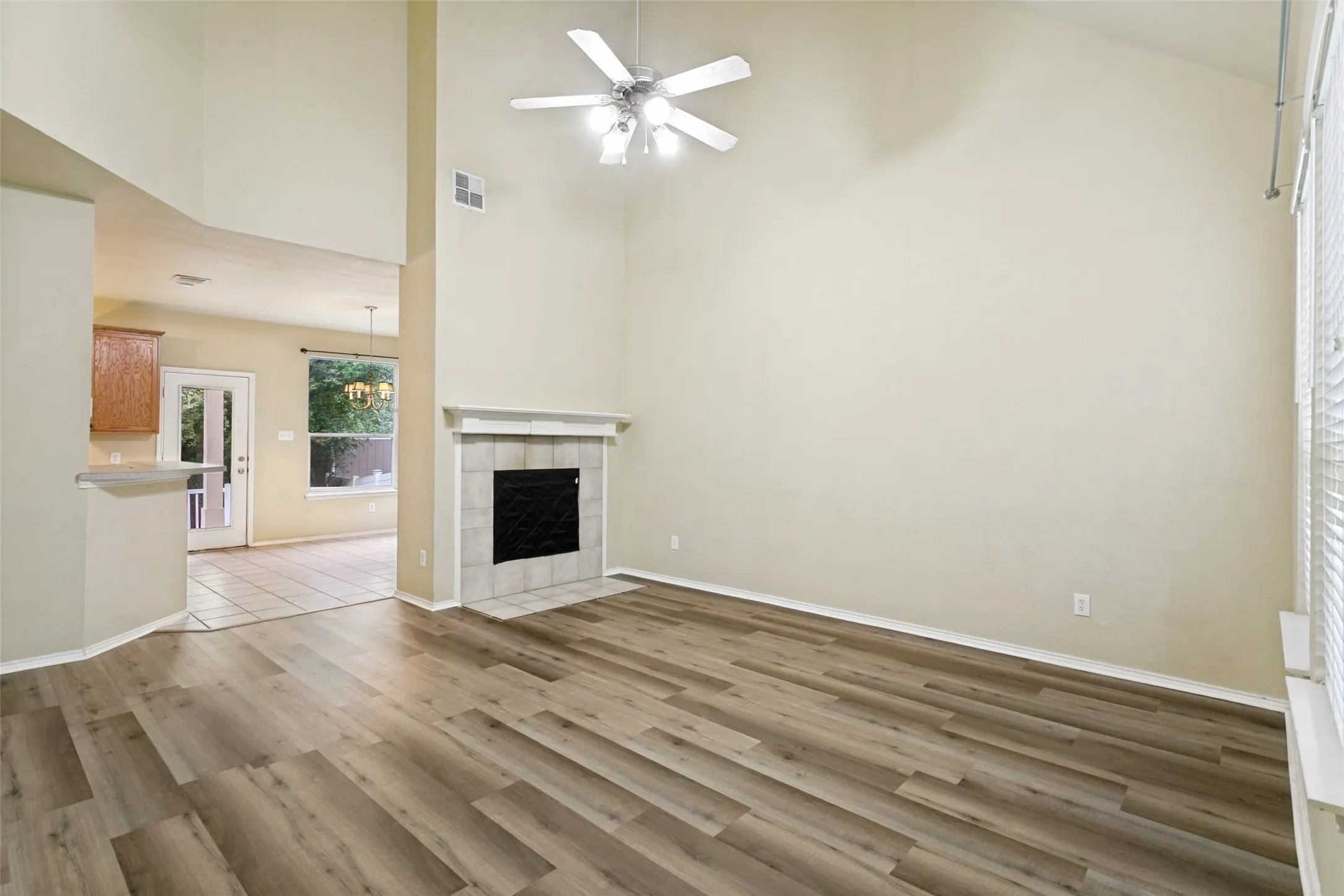 Single Family Residence For Sale in Denton County , 9917 Cherry Hill Lane, Providence Village, Texas 76227, 4 Bedrooms, 2 Bathrooms, 2 Garage spaces, 2,452 Sqft, built in 2004, Price $330,000, mls#21244824, Real Estate Agent in Providence Village, Homes For Sale in Denton county, Homes For Sale in Providence Village, Realtor in Providence Village Texas, Real Estate Brokerage Independent Realty Texas, Luminita Cordes Realtor