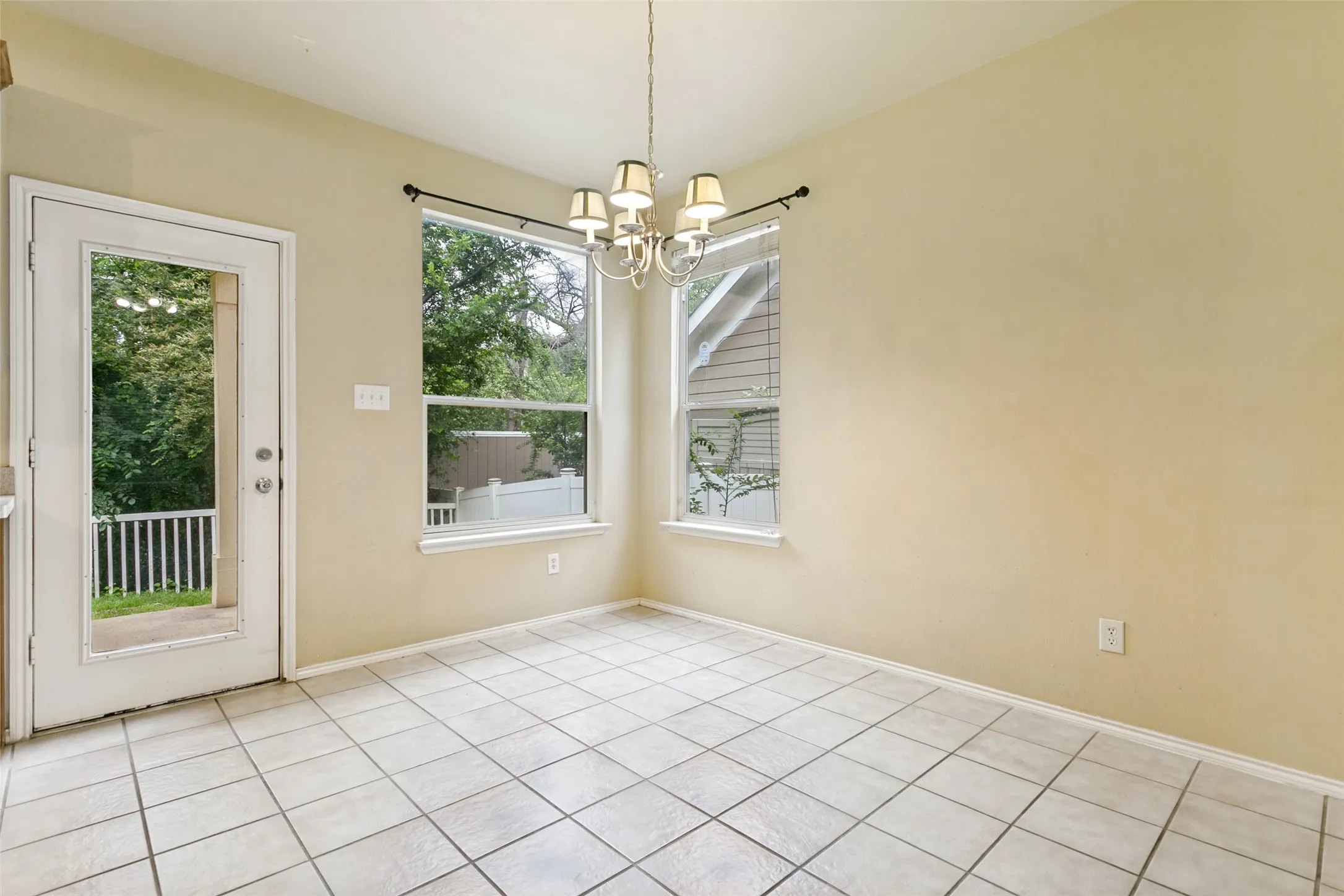 Single Family Residence For Sale in Denton County , 9917 Cherry Hill Lane, Providence Village, Texas 76227, 4 Bedrooms, 2 Bathrooms, 2 Garage spaces, 2,452 Sqft, built in 2004, Price $330,000, mls#21244824, Real Estate Agent in Providence Village, Homes For Sale in Denton county, Homes For Sale in Providence Village, Realtor in Providence Village Texas, Real Estate Brokerage Independent Realty Texas, Luminita Cordes Realtor