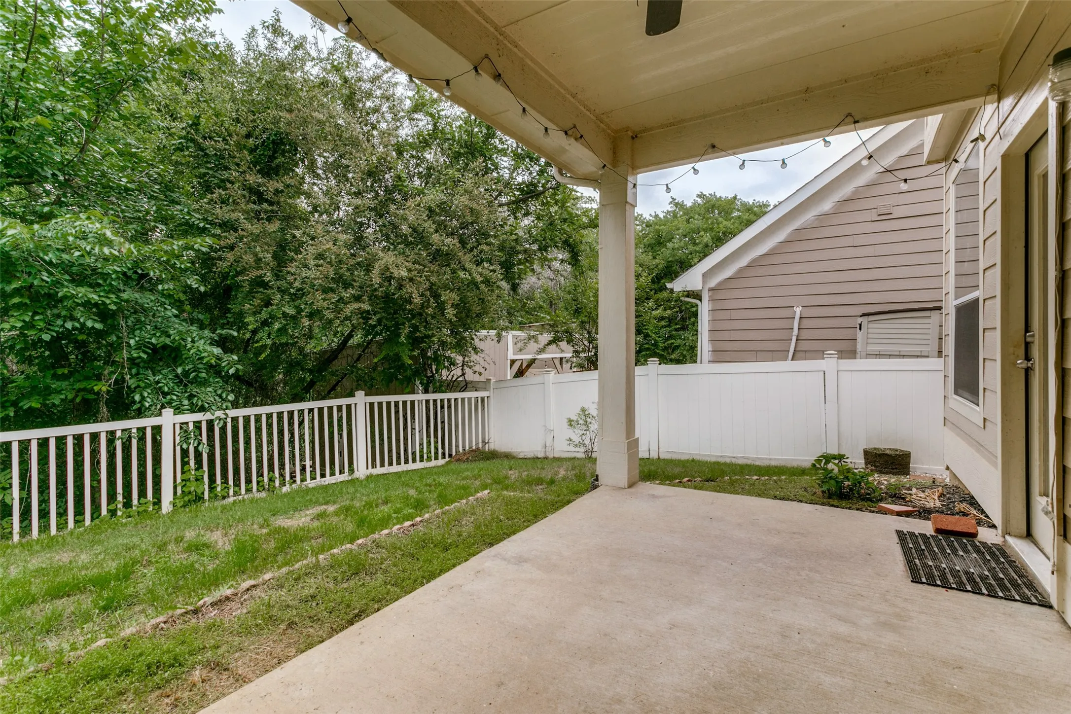 Single Family Residence For Sale in Denton County , 9917 Cherry Hill Lane, Providence Village, Texas 76227, 4 Bedrooms, 2 Bathrooms, 2 Garage spaces, 2,452 Sqft, built in 2004, Price $330,000, mls#21244824, Real Estate Agent in Providence Village, Homes For Sale in Denton county, Homes For Sale in Providence Village, Realtor in Providence Village Texas, Real Estate Brokerage Independent Realty Texas, Luminita Cordes Realtor