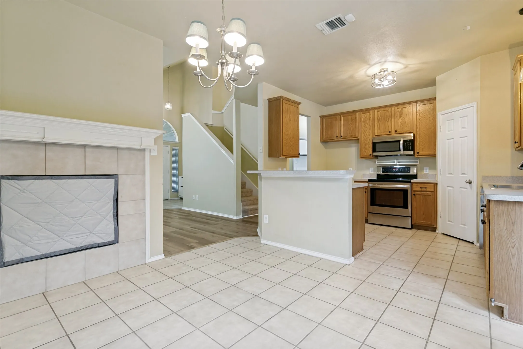 Single Family Residence For Sale in Denton County , 9917 Cherry Hill Lane, Providence Village, Texas 76227, 4 Bedrooms, 2 Bathrooms, 2 Garage spaces, 2,452 Sqft, built in 2004, Price $330,000, mls#21244824, Real Estate Agent in Providence Village, Homes For Sale in Denton county, Homes For Sale in Providence Village, Realtor in Providence Village Texas, Real Estate Brokerage Independent Realty Texas, Luminita Cordes Realtor