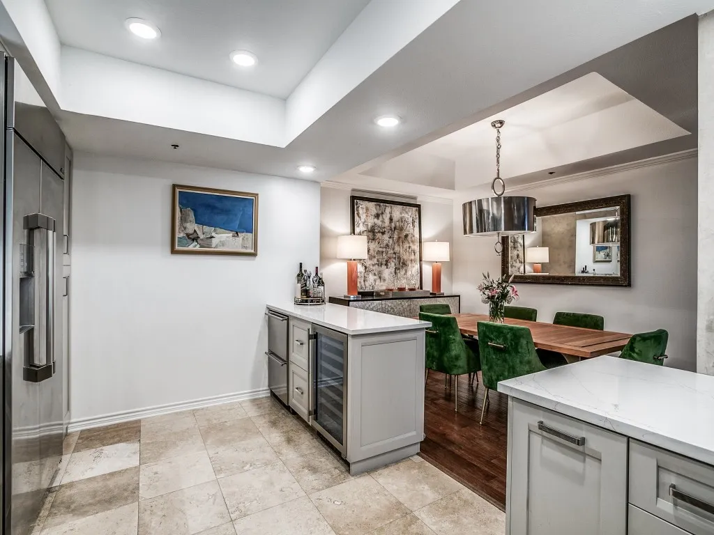 Condominium For Sale in Dallas County , 5909 Luther Lane 2204, Dallas, Texas 75225, 3 Bedroom, 3 Bathroom, 3 Garage spaces, 2,359 Sqft, built in 1983, Preowned, Price $1,400,000, mls#21244973, Real Estate Agent in Dallas, Homes For Sale in Dallas county, Homes For Sale in Dallas, Realtor in Dallas Texas, Real Estate Brokerage Independent Realty Texas, Luminita Cordes Realtor