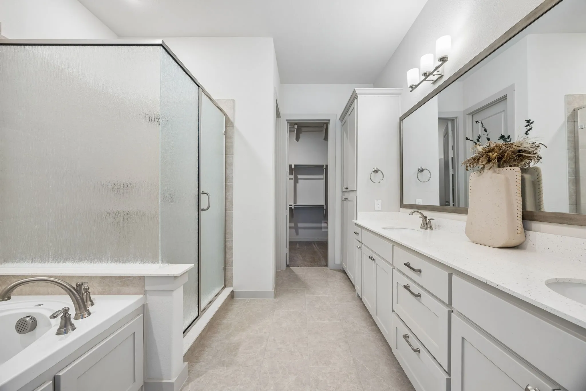 Spacious, relaxing and tranquill primary ensuite.