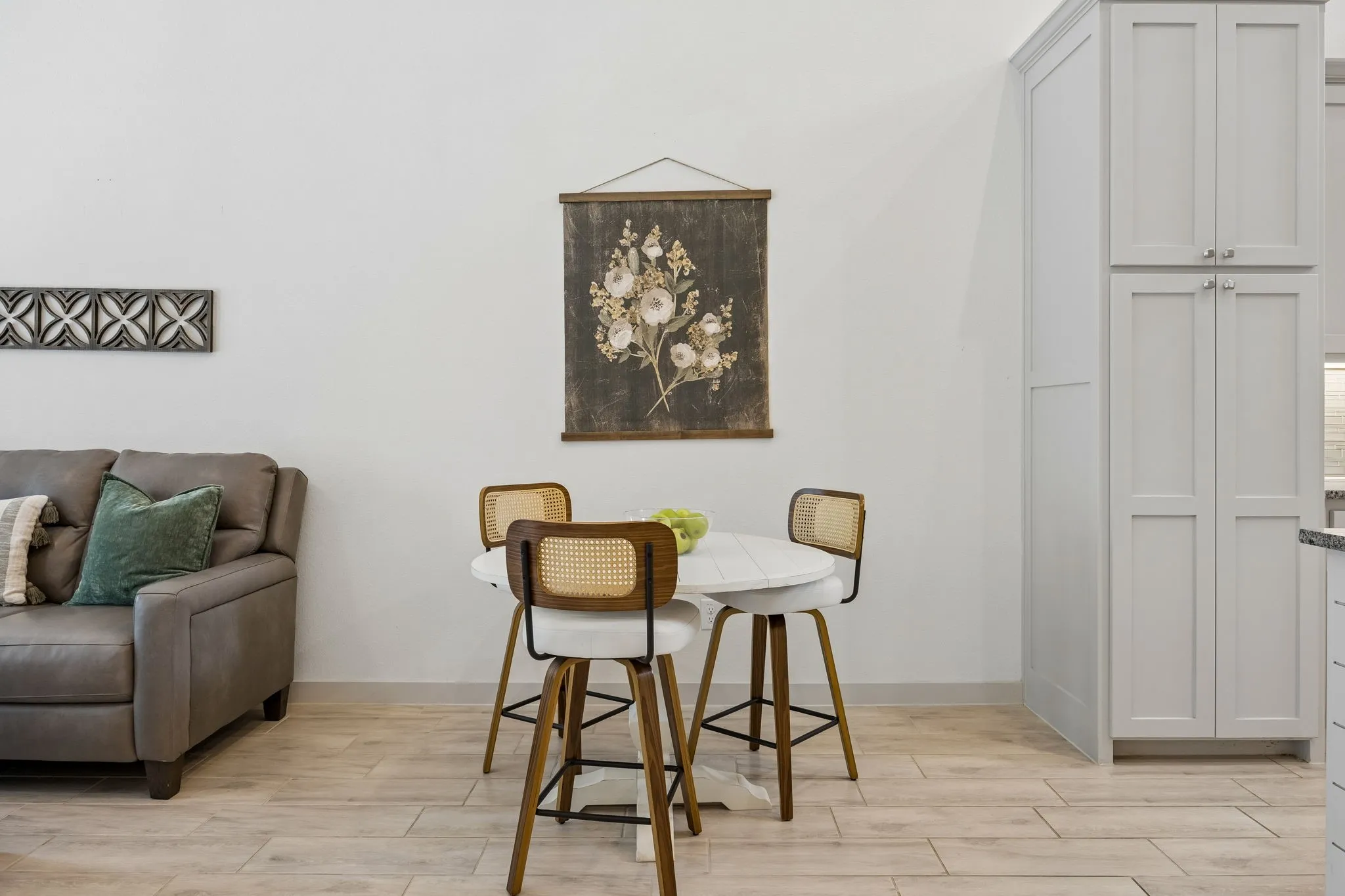 Additional dining space for eating, enjoying food and conversation.