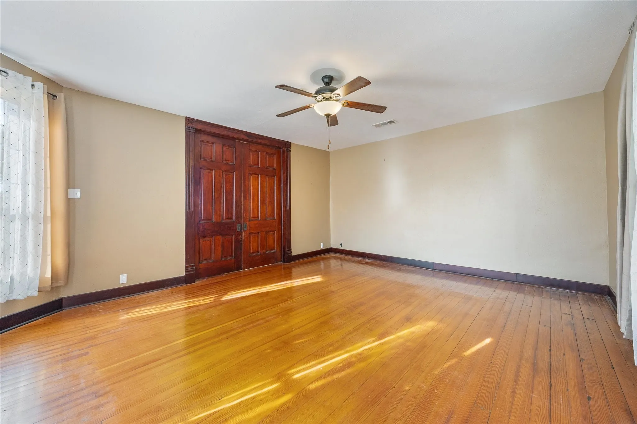 Business For Sale in Rockwall County , 107 S Josephine Street, Royse City, Texas 75189, 0, 0, Garage spaces, 0 Sqft, built in 1898, Preowned, mls#21248531, Real Estate Agent in Royse City, Homes For Sale in Rockwall county, Homes For Sale in Royse City, Realtor in Royse City Texas, Real Estate Brokerage Independent Realty Texas, Luminita Cordes Realtor