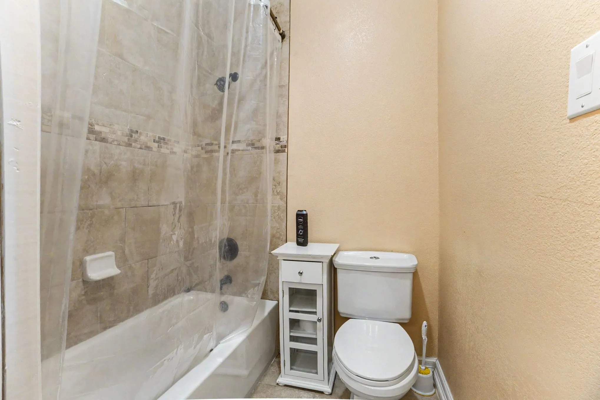 Single Family Residence For Sale in Dallas County , 505 S Bluegrove Road, Lancaster, Texas 75146, 5 Bedrooms, 5 Bathrooms, 4 Garage spaces, 5,797 Sqft, built in 2016, Preowned, Price $2,400,000, mls#21238963, Real Estate Agent in Lancaster, Homes For Sale in Dallas county, Homes For Sale in Lancaster, Realtor in Lancaster Texas, Real Estate Brokerage Independent Realty Texas, Luminita Cordes Realtor