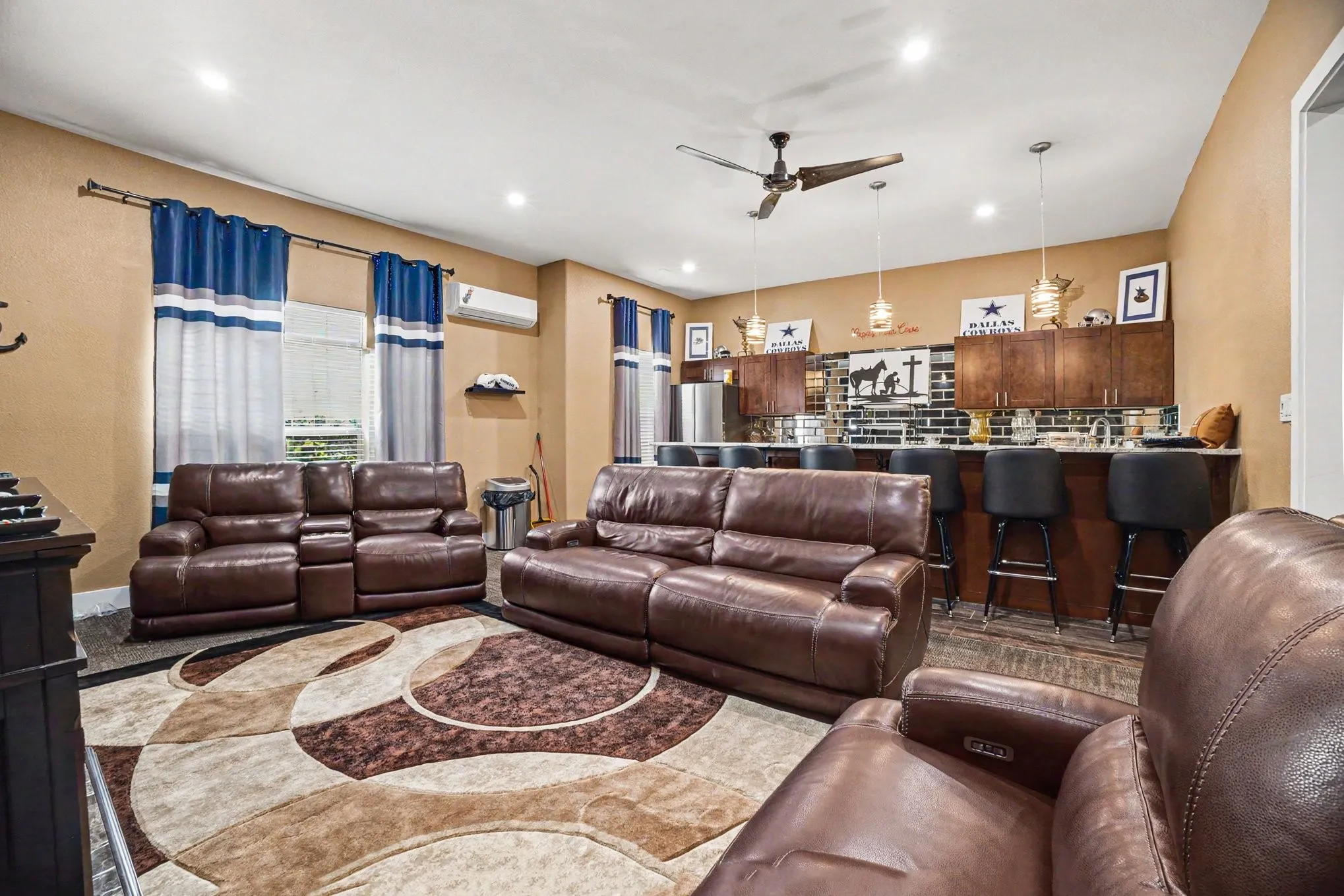 Single Family Residence For Sale in Dallas County , 505 S Bluegrove Road, Lancaster, Texas 75146, 5 Bedrooms, 5 Bathrooms, 4 Garage spaces, 5,797 Sqft, built in 2016, Preowned, Price $2,400,000, mls#21238963, Real Estate Agent in Lancaster, Homes For Sale in Dallas county, Homes For Sale in Lancaster, Realtor in Lancaster Texas, Real Estate Brokerage Independent Realty Texas, Luminita Cordes Realtor