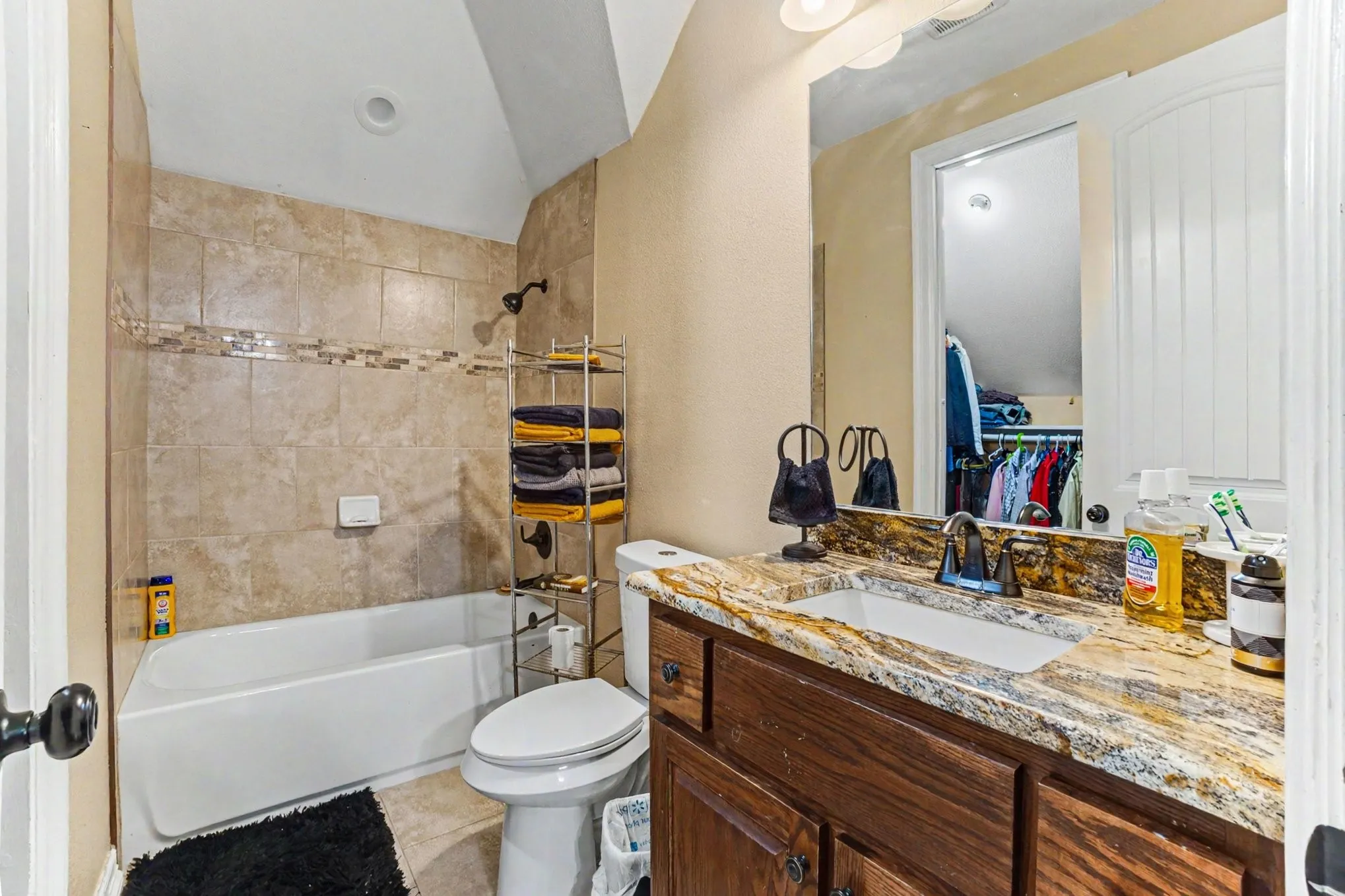 Single Family Residence For Sale in Dallas County , 505 S Bluegrove Road, Lancaster, Texas 75146, 5 Bedrooms, 5 Bathrooms, 4 Garage spaces, 5,797 Sqft, built in 2016, Preowned, Price $2,400,000, mls#21238963, Real Estate Agent in Lancaster, Homes For Sale in Dallas county, Homes For Sale in Lancaster, Realtor in Lancaster Texas, Real Estate Brokerage Independent Realty Texas, Luminita Cordes Realtor