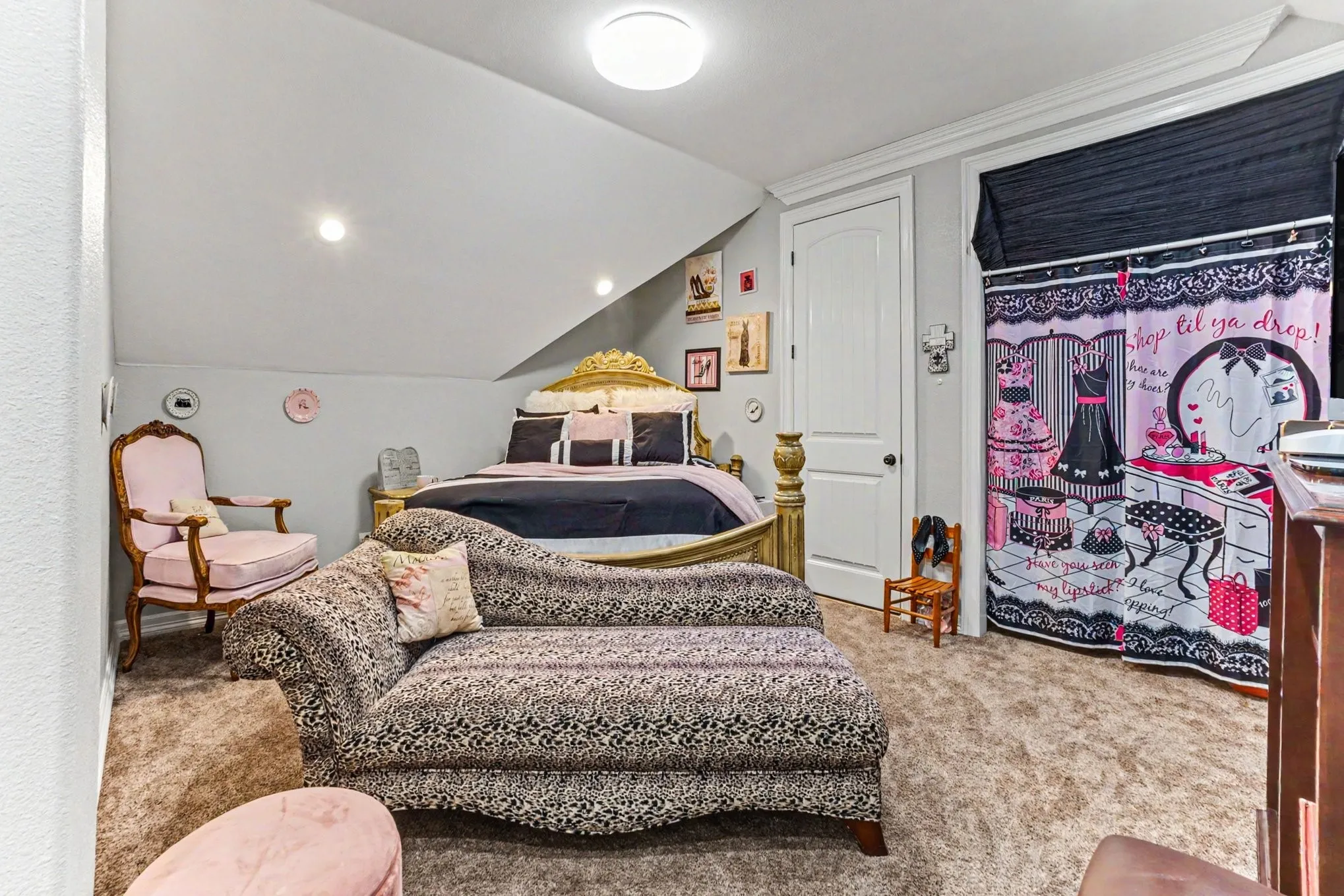 Single Family Residence For Sale in Dallas County , 505 S Bluegrove Road, Lancaster, Texas 75146, 5 Bedrooms, 5 Bathrooms, 4 Garage spaces, 5,797 Sqft, built in 2016, Preowned, Price $2,400,000, mls#21238963, Real Estate Agent in Lancaster, Homes For Sale in Dallas county, Homes For Sale in Lancaster, Realtor in Lancaster Texas, Real Estate Brokerage Independent Realty Texas, Luminita Cordes Realtor
