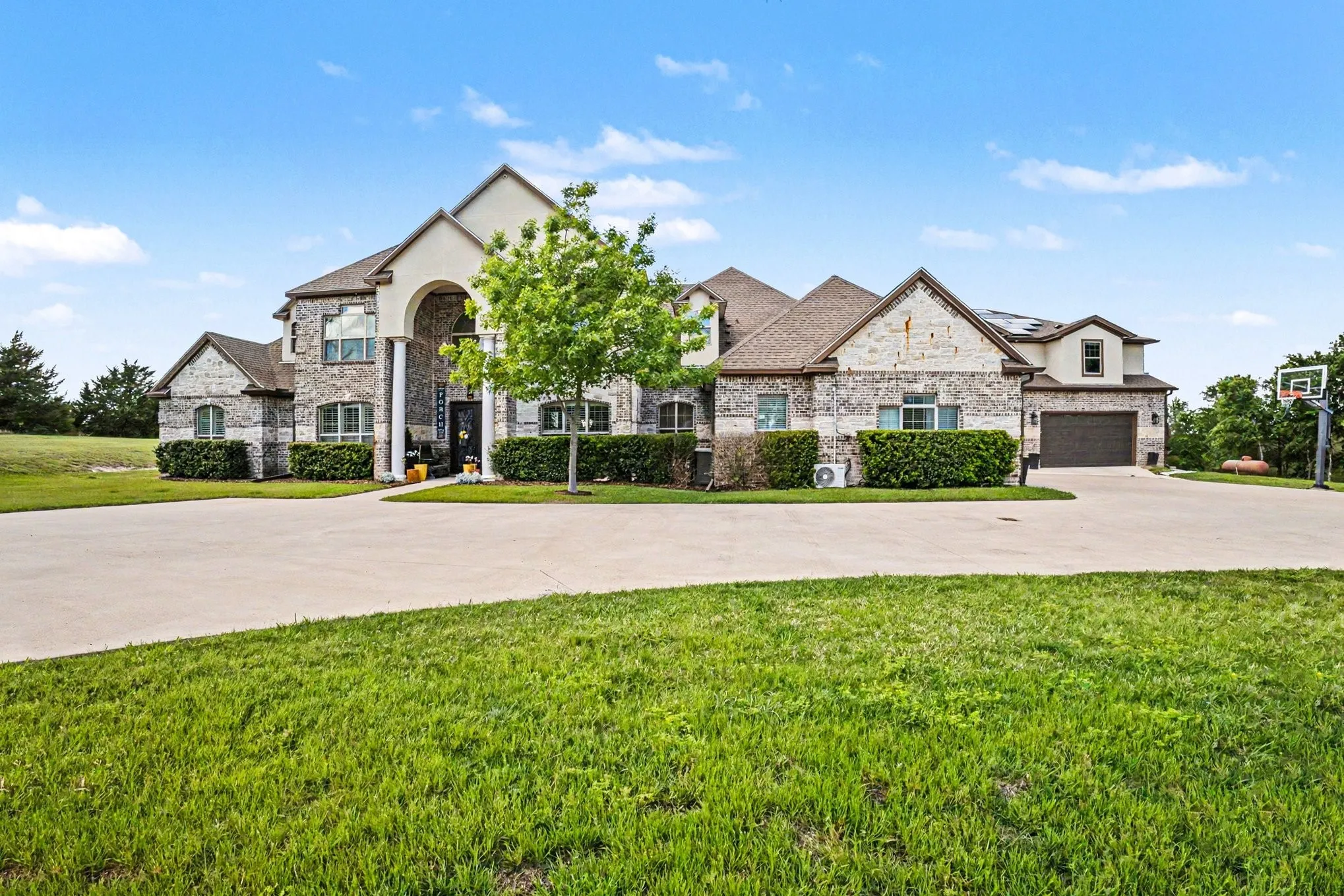 Single Family Residence For Sale in Dallas County , 505 S Bluegrove Road, Lancaster, Texas 75146, 5 Bedrooms, 5 Bathrooms, 4 Garage spaces, 5,797 Sqft, built in 2016, Preowned, Price $2,400,000, mls#21238963, Real Estate Agent in Lancaster, Homes For Sale in Dallas county, Homes For Sale in Lancaster, Realtor in Lancaster Texas, Real Estate Brokerage Independent Realty Texas, Luminita Cordes Realtor