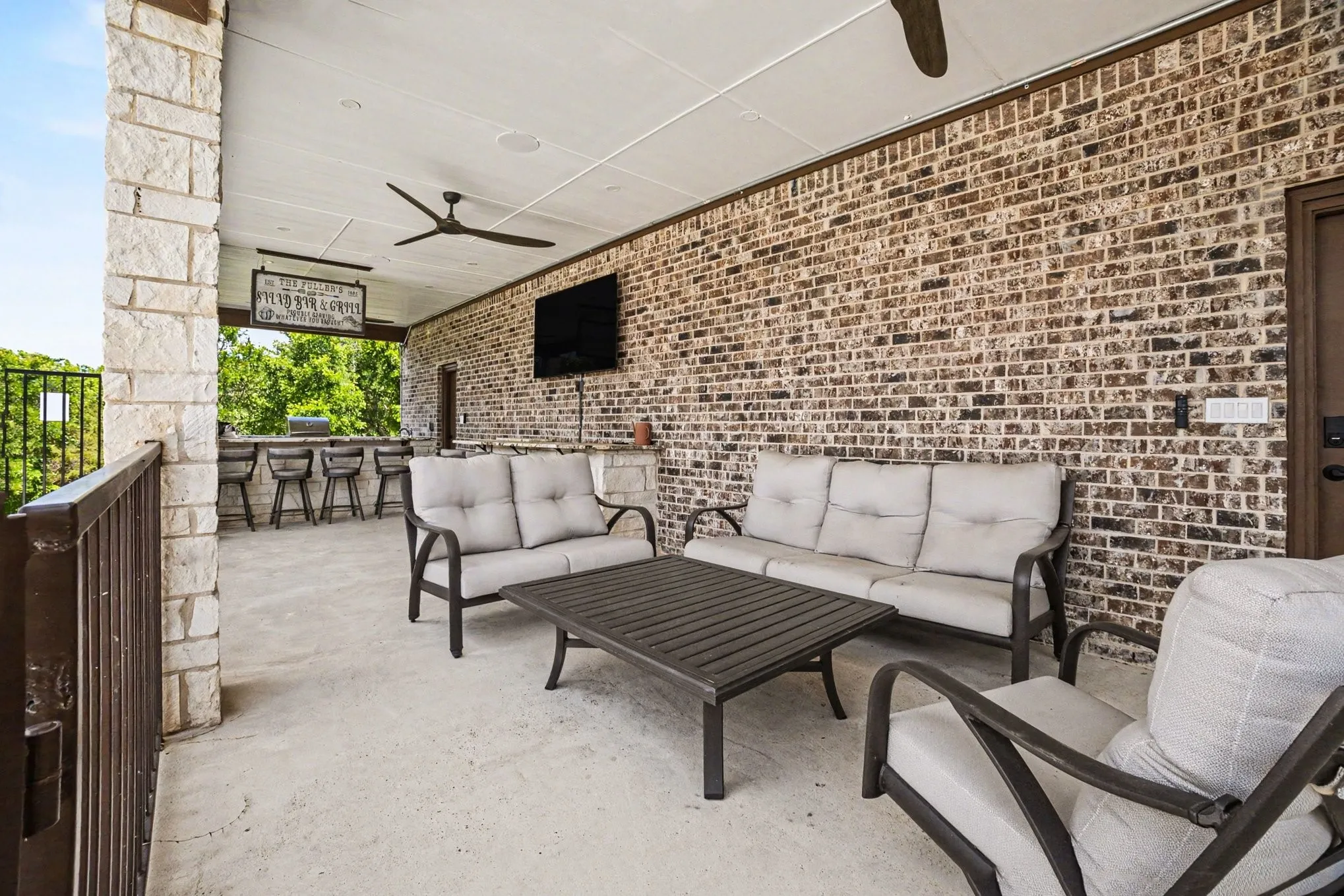 Single Family Residence For Sale in Dallas County , 505 S Bluegrove Road, Lancaster, Texas 75146, 5 Bedrooms, 5 Bathrooms, 4 Garage spaces, 5,797 Sqft, built in 2016, Preowned, Price $2,400,000, mls#21238963, Real Estate Agent in Lancaster, Homes For Sale in Dallas county, Homes For Sale in Lancaster, Realtor in Lancaster Texas, Real Estate Brokerage Independent Realty Texas, Luminita Cordes Realtor