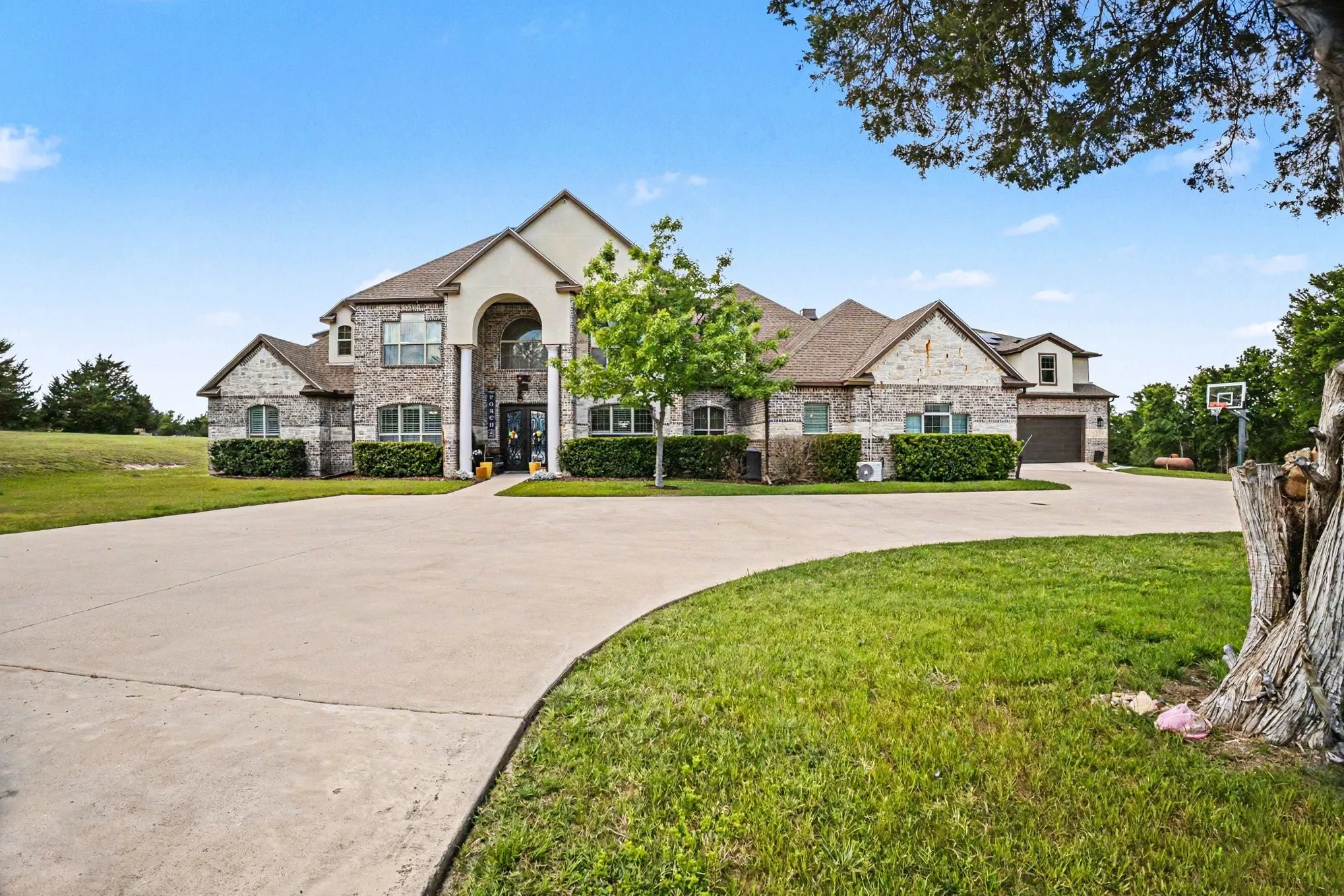 Single Family Residence For Sale in Dallas County , 505 S Bluegrove Road, Lancaster, Texas 75146, 5 Bedrooms, 5 Bathrooms, 4 Garage spaces, 5,797 Sqft, built in 2016, Preowned, Price $2,400,000, mls#21238963, Real Estate Agent in Lancaster, Homes For Sale in Dallas county, Homes For Sale in Lancaster, Realtor in Lancaster Texas, Real Estate Brokerage Independent Realty Texas, Luminita Cordes Realtor