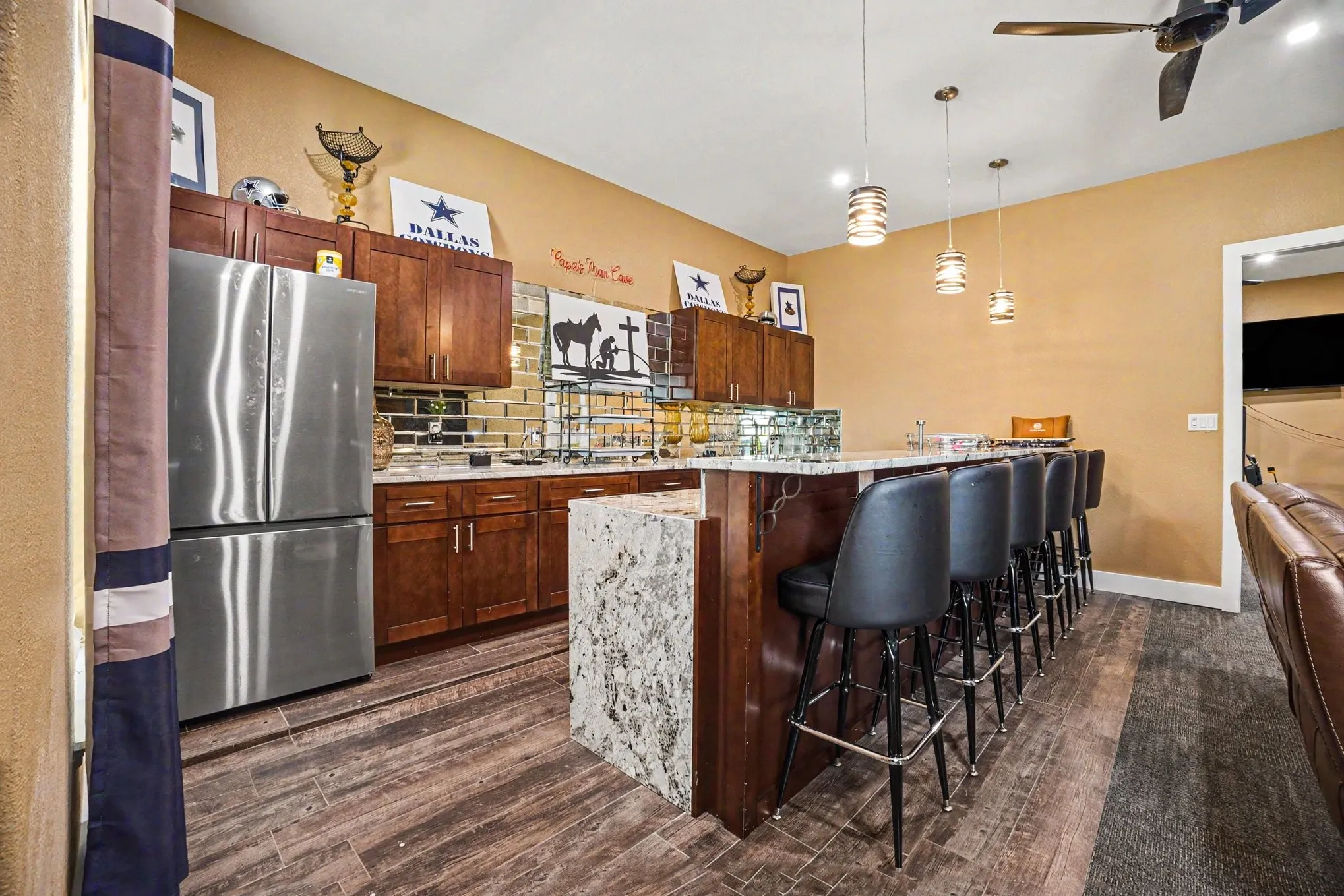 Single Family Residence For Sale in Dallas County , 505 S Bluegrove Road, Lancaster, Texas 75146, 5 Bedrooms, 5 Bathrooms, 4 Garage spaces, 5,797 Sqft, built in 2016, Preowned, Price $2,400,000, mls#21238963, Real Estate Agent in Lancaster, Homes For Sale in Dallas county, Homes For Sale in Lancaster, Realtor in Lancaster Texas, Real Estate Brokerage Independent Realty Texas, Luminita Cordes Realtor