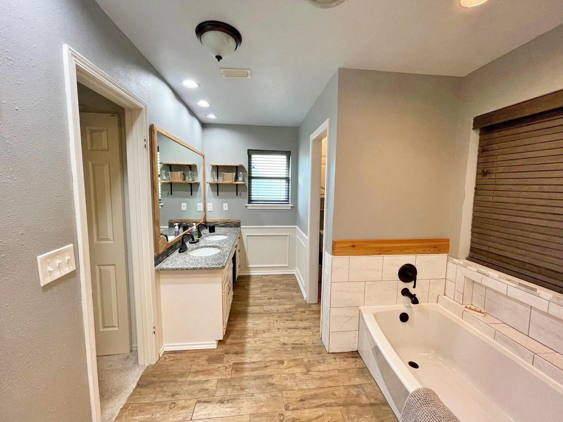Single Family Residence For Sale in Titus County , 45 County Road 4857, Mt Pleasant, Texas 75455, 4 Bedroom, 3 Bathroom, 2 Garage spaces, 2,743 Sqft, built in 1981, Preowned, mls#21241701, Real Estate Agent in Mt Pleasant, Homes For Sale in Titus county, Homes For Sale in Mt Pleasant, Realtor in Mt Pleasant Texas, Real Estate Brokerage Independent Realty Texas, Luminita Cordes Realtor