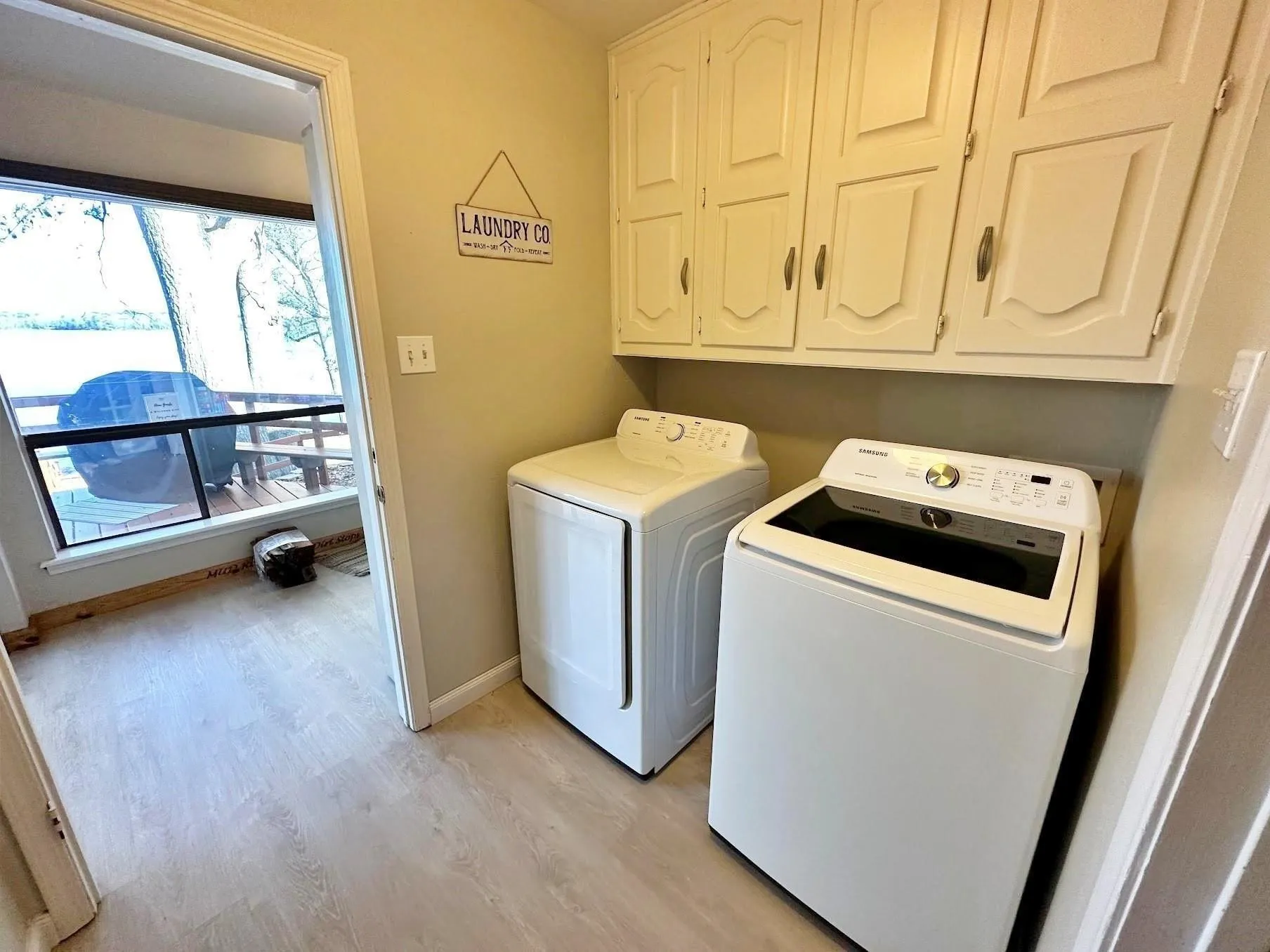 Single Family Residence For Sale in Titus County , 45 County Road 4857, Mt Pleasant, Texas 75455, 4 Bedroom, 3 Bathroom, 2 Garage spaces, 2,743 Sqft, built in 1981, Preowned, mls#21241701, Real Estate Agent in Mt Pleasant, Homes For Sale in Titus county, Homes For Sale in Mt Pleasant, Realtor in Mt Pleasant Texas, Real Estate Brokerage Independent Realty Texas, Luminita Cordes Realtor
